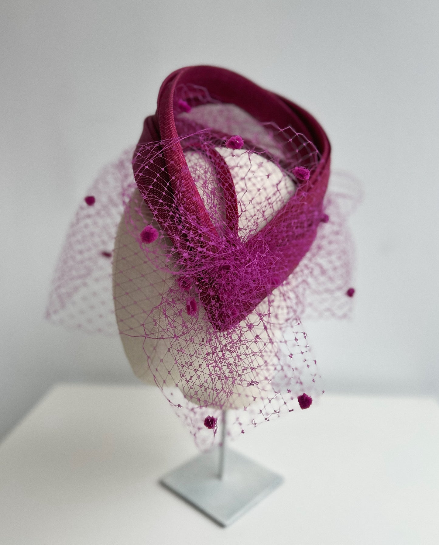 DIADEMA DE SIMANAY DE SEDA CON REDECILLA