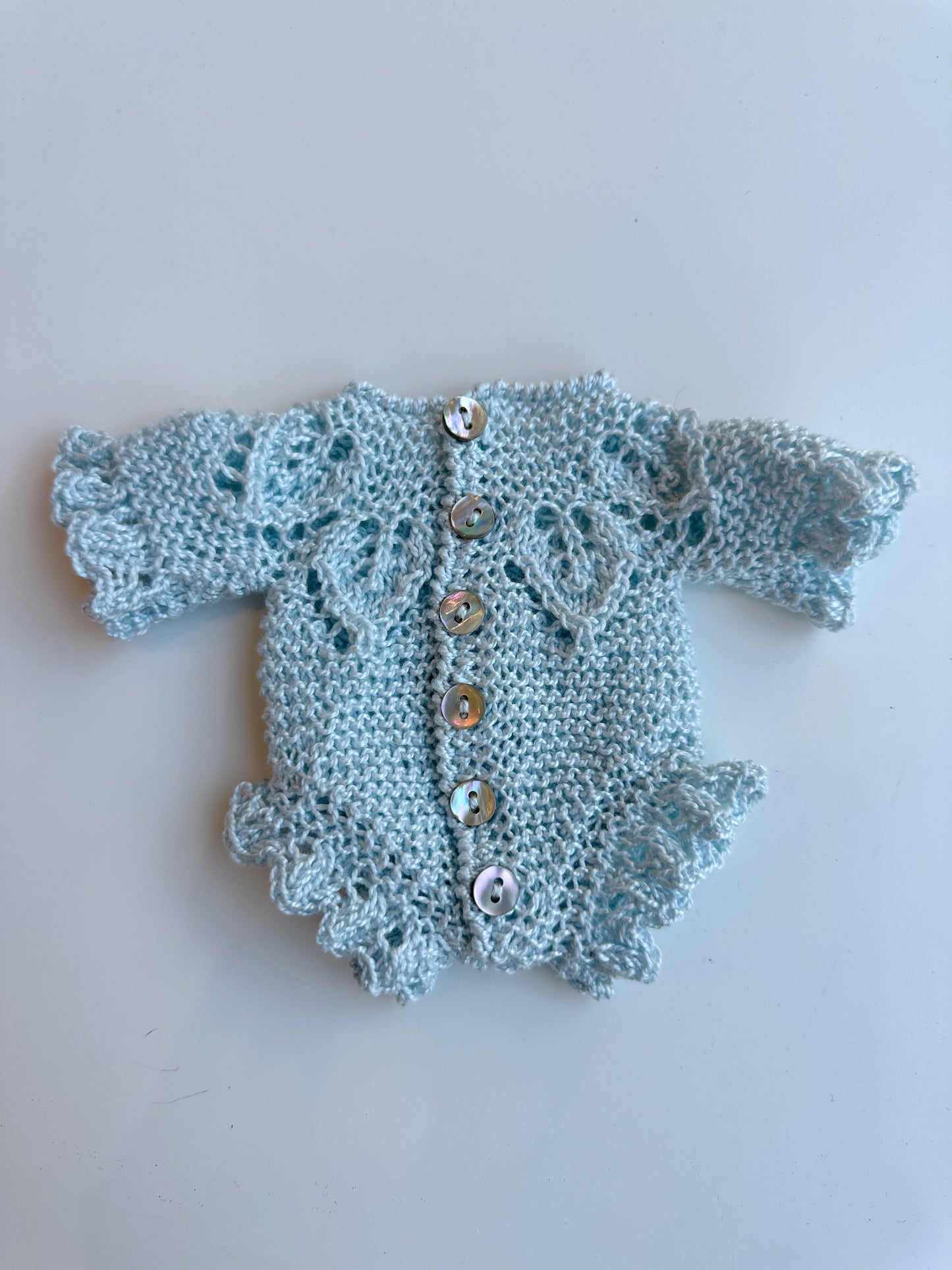 Conjunto body capota y patucos punto Perle hecho a mano
