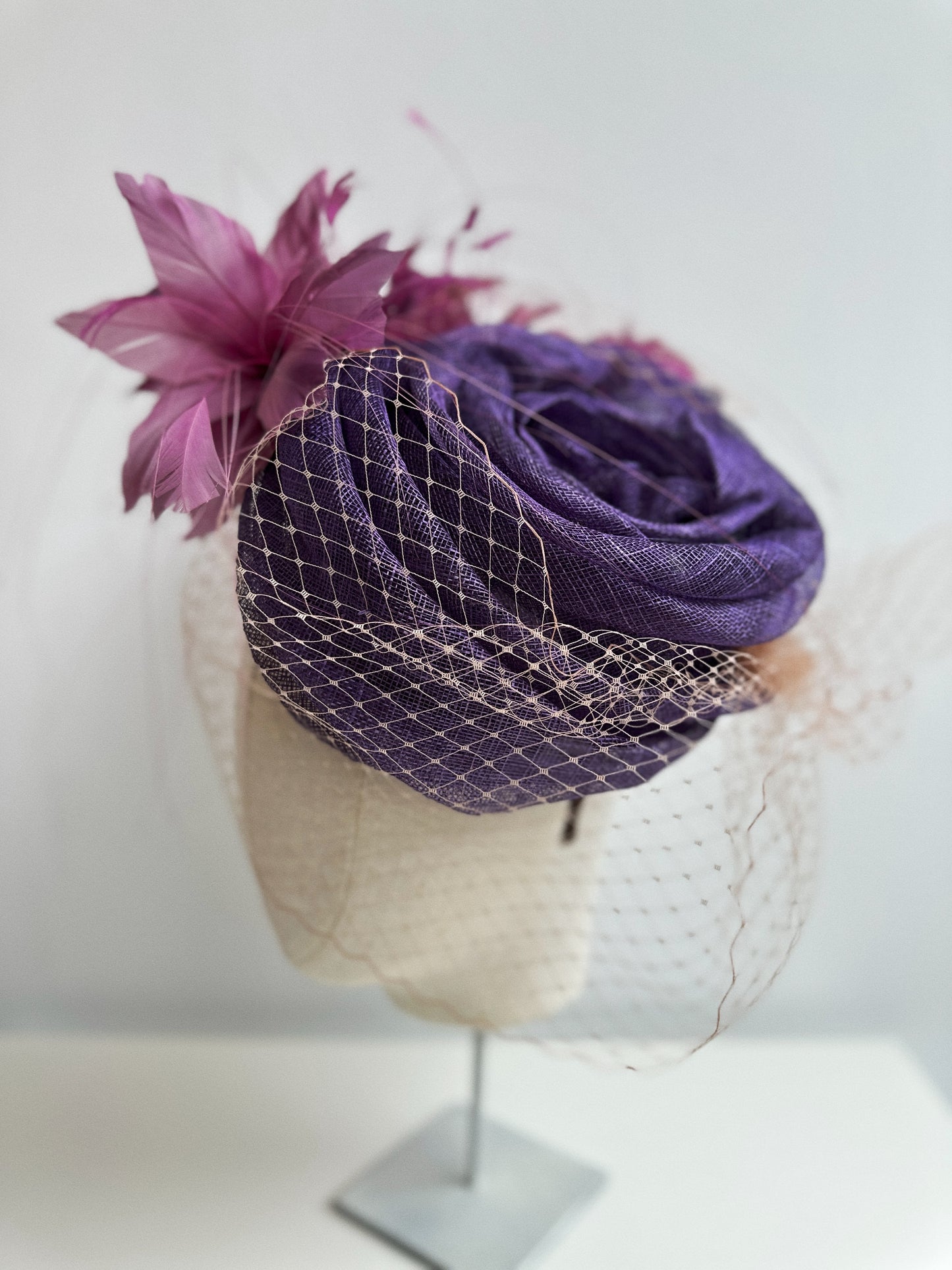 TOCADO PARA INVITADA ESTILO CASCO