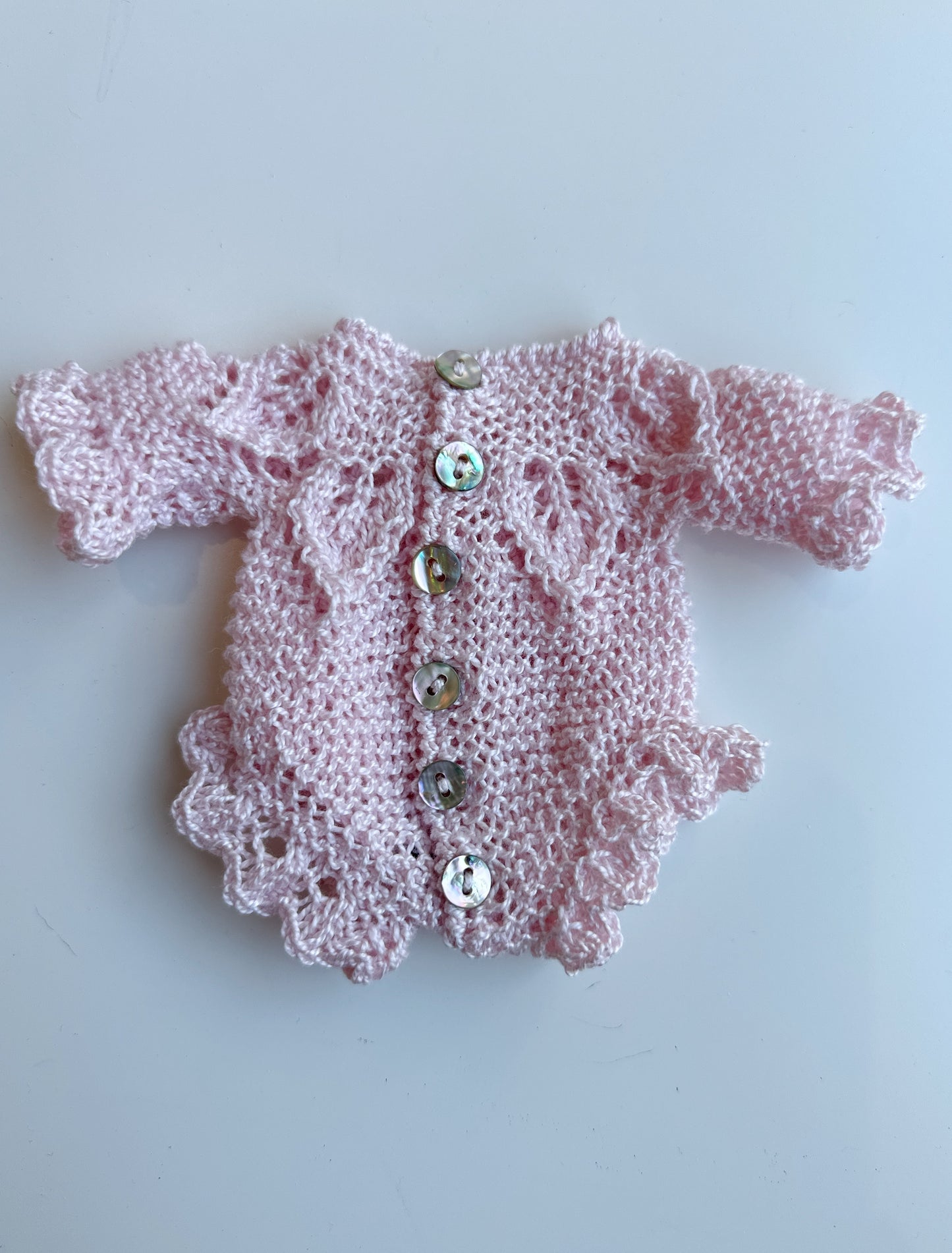 Conjunto body capota y patucos punto Perle hecho a mano