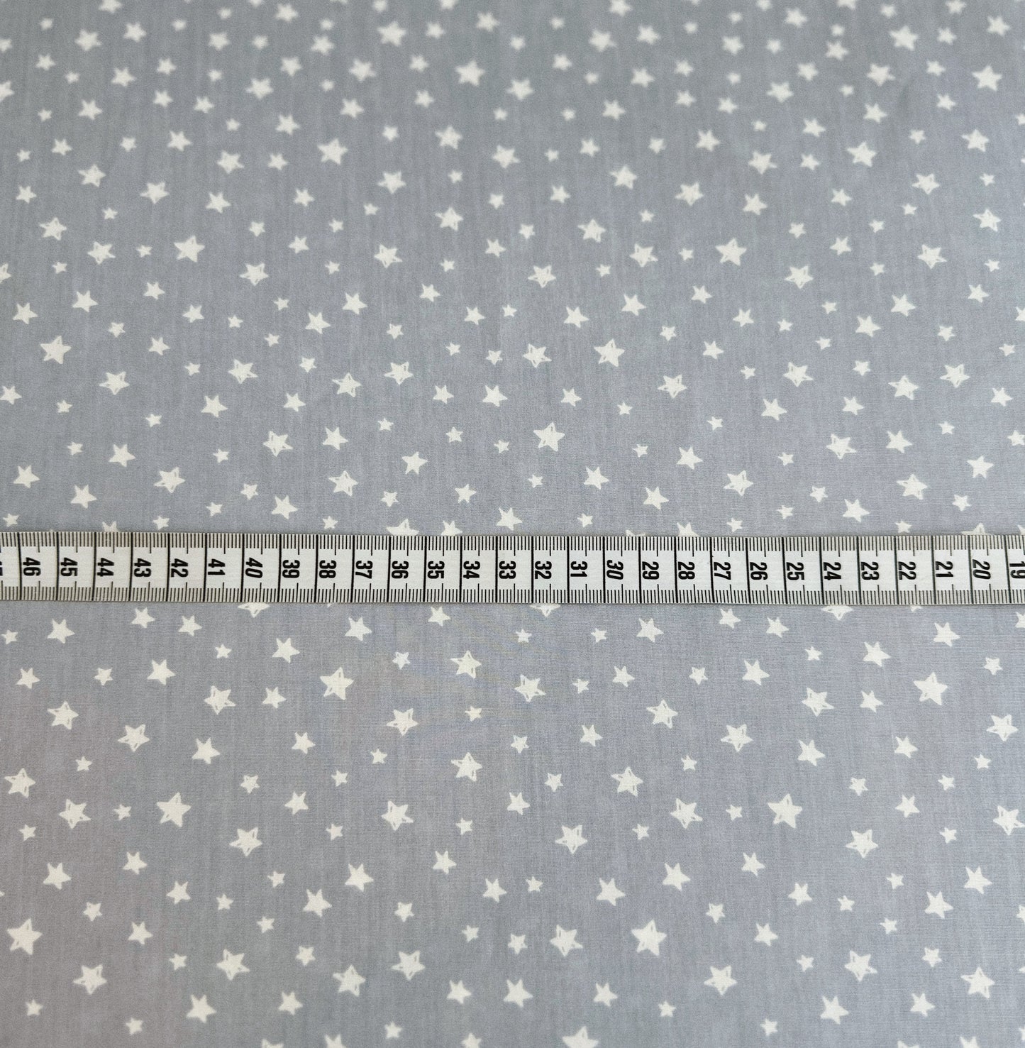TELA ESTAMPADA DE 1,5 METROS DE ANCHO. 10 EUROS/ METRO.