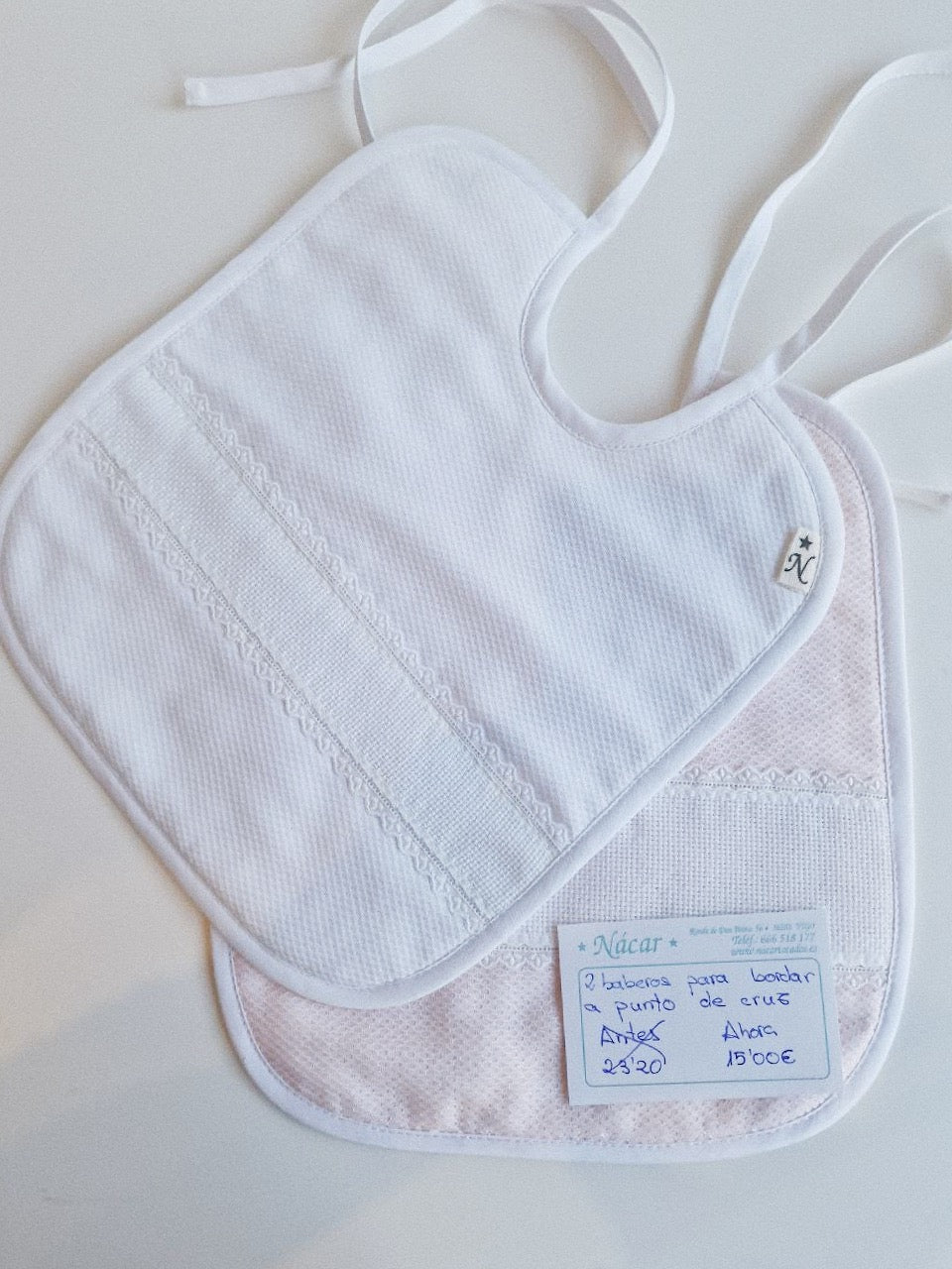 2 BABEROS PARA BORDADOR EN PUNTO DE CRUZ PARA BEBÉ