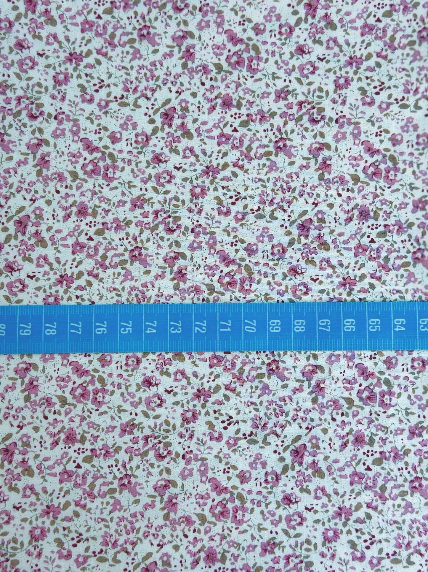 TELA INFANTIL ESTAMPADA DE 1,50 CENTÍMETROS DE ANCHO. 14 EUROS /METRO.
