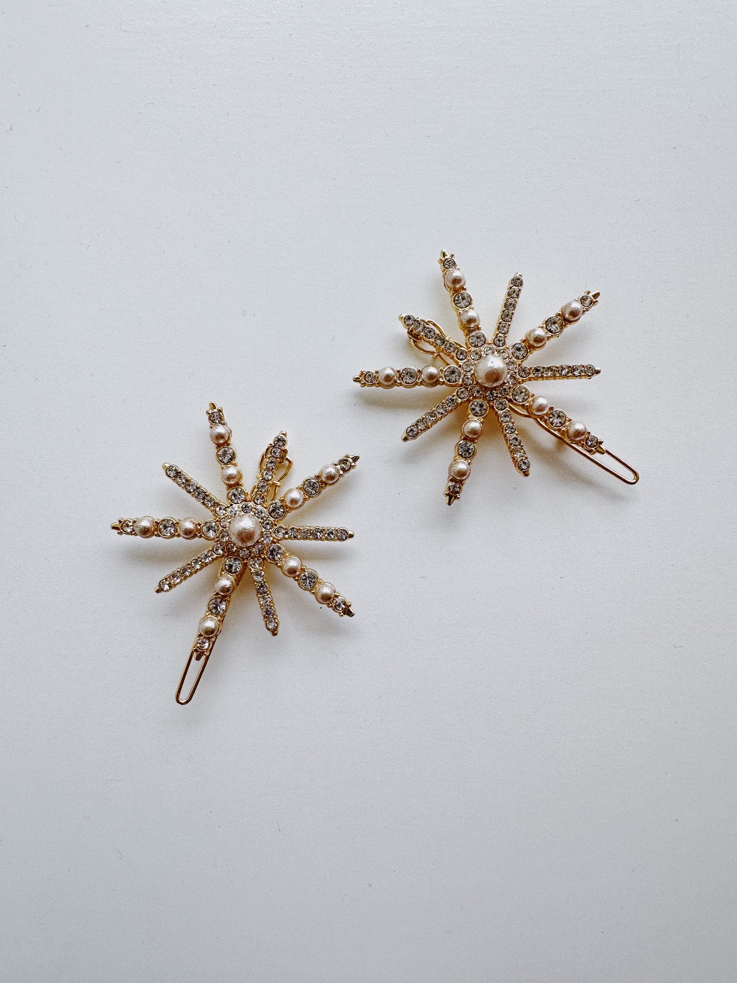 Prendedor de estrella dorada para novia