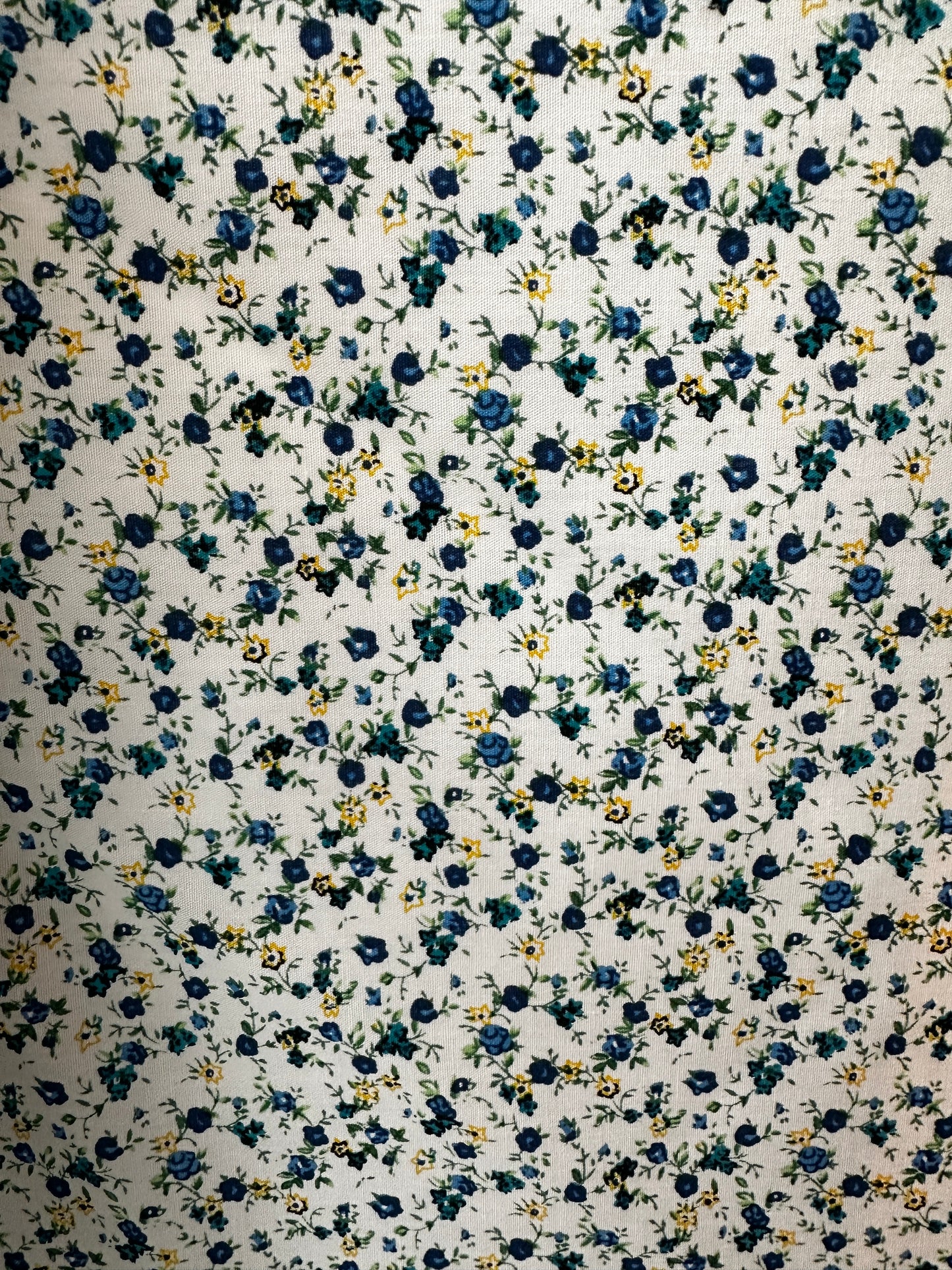 TELA ESTAMPADA DE 1,5 METROS DE ANCHO. 4 EUROS/ METRO.