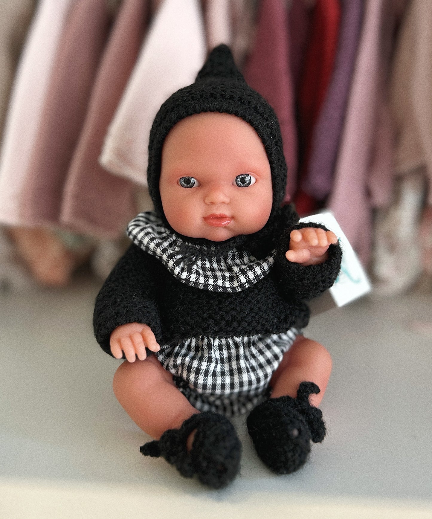 MUÑECO 21 CENTÍMETROS Y ROPA