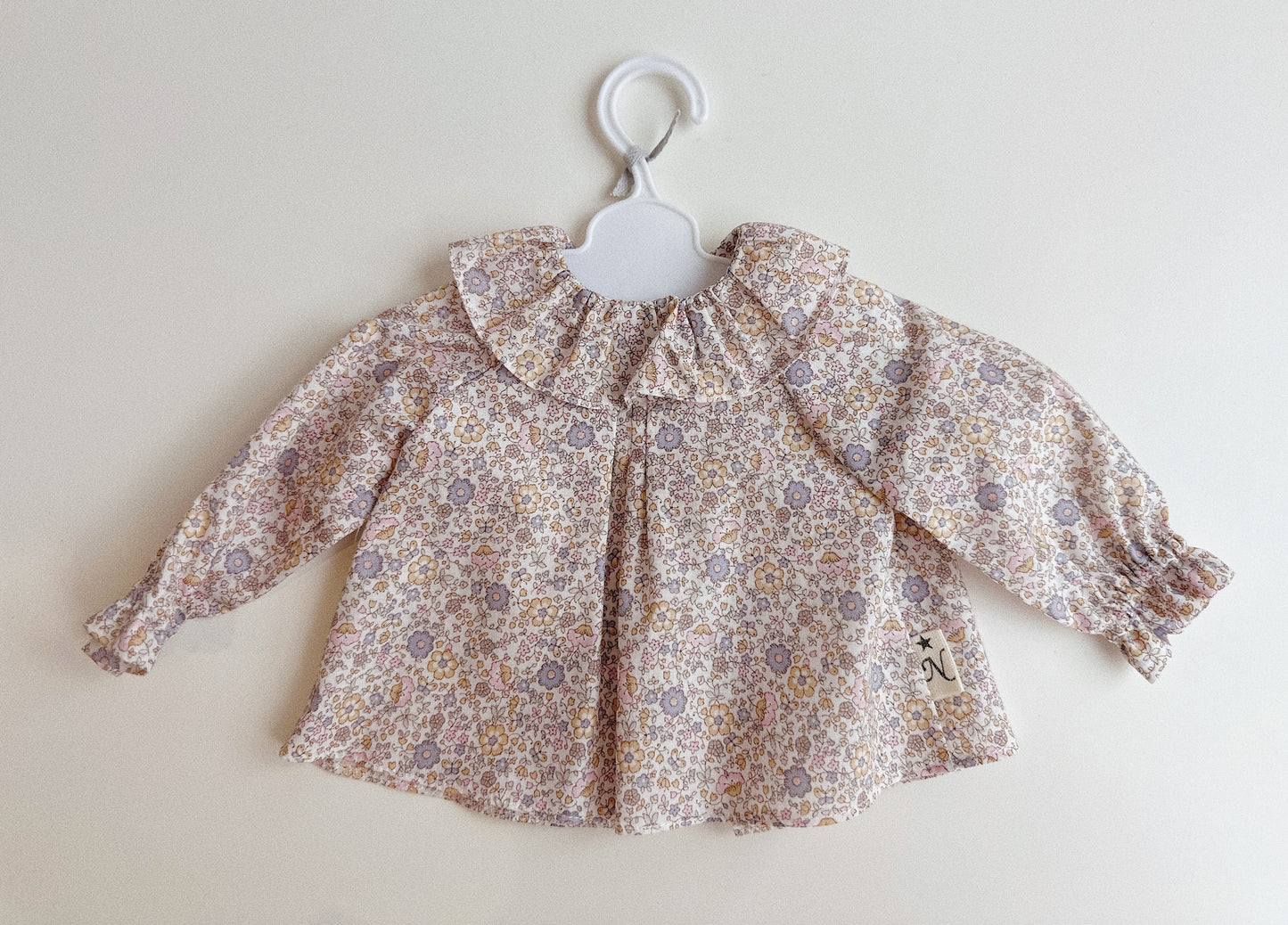 BLUSA MANGA LARGA Y CON CUELLO PARA REBORN DE 42 CM