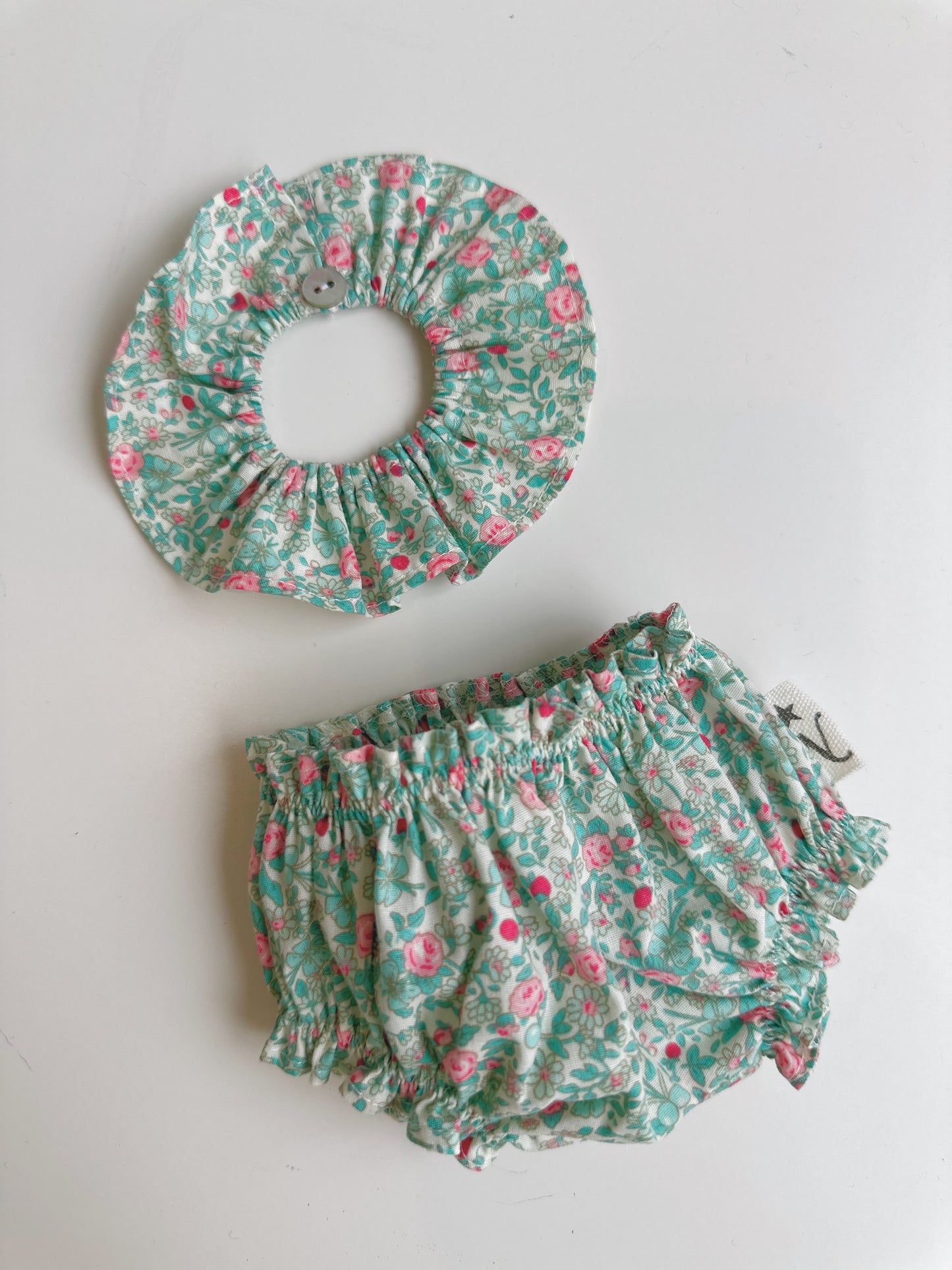 CUELLO Y CULOTTE PARA GORDI DE PAOLA REINA