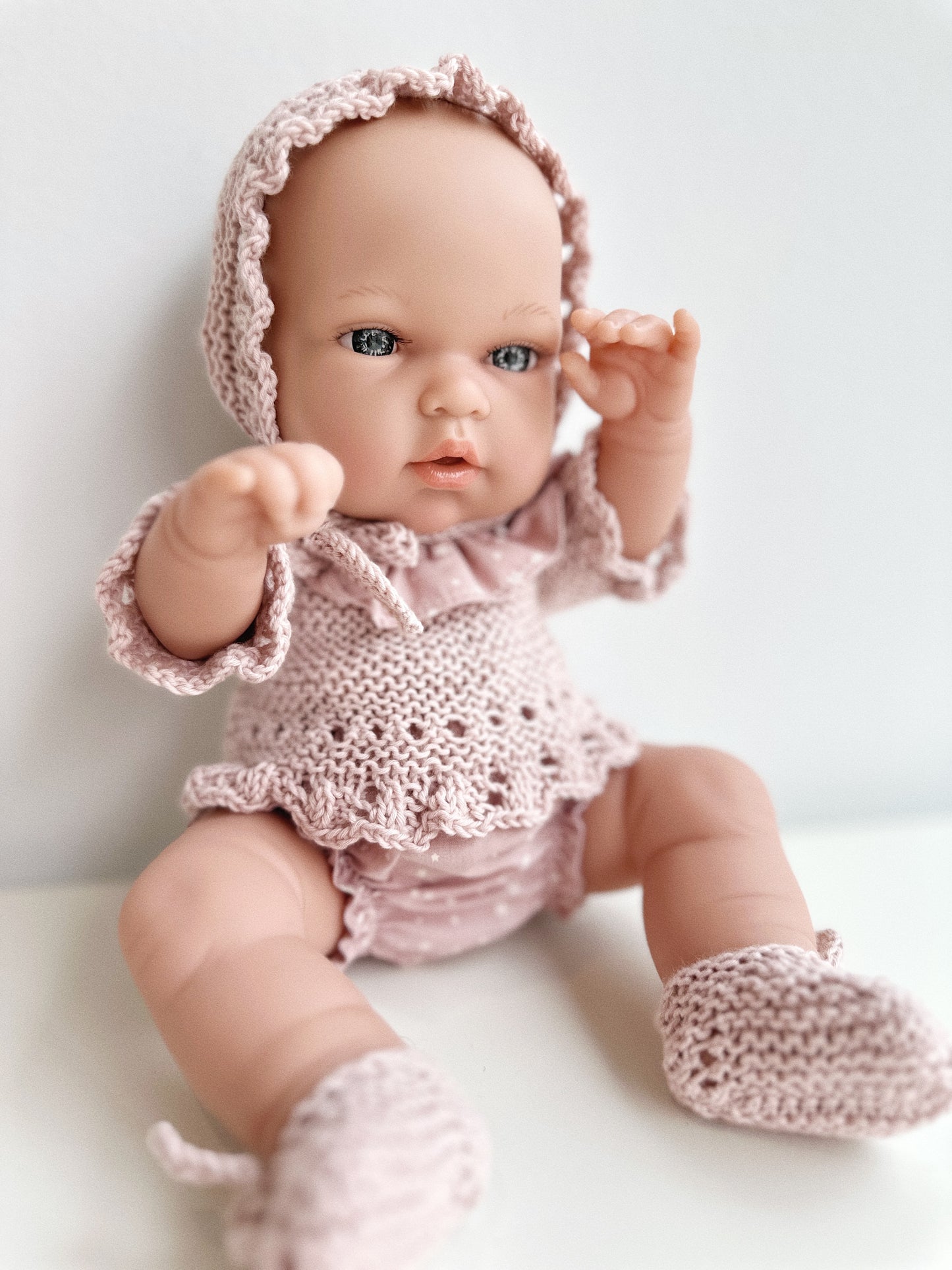 ROPA Y MUÑECO 33 CM