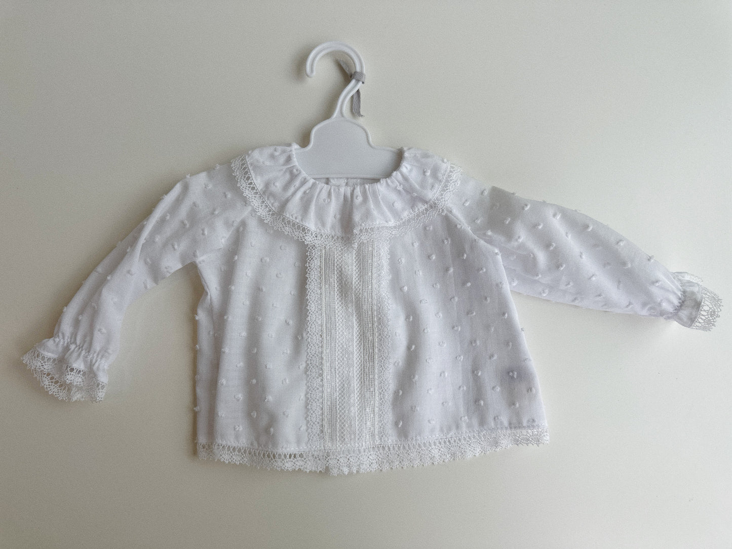 BLUSA MANGA LARGA Y CON CUELLO PARA REBORN DE 42 CM