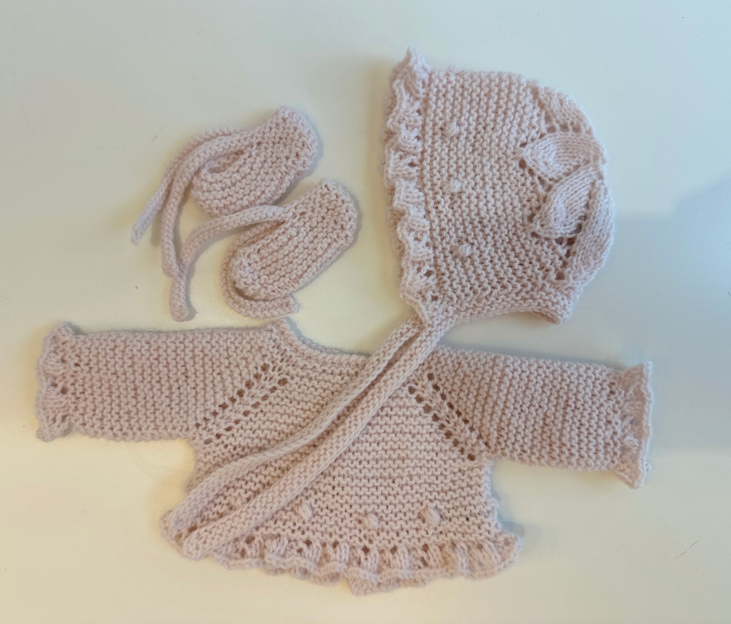 Conjunto jersey, capota y patucos para muñecos de 33cm