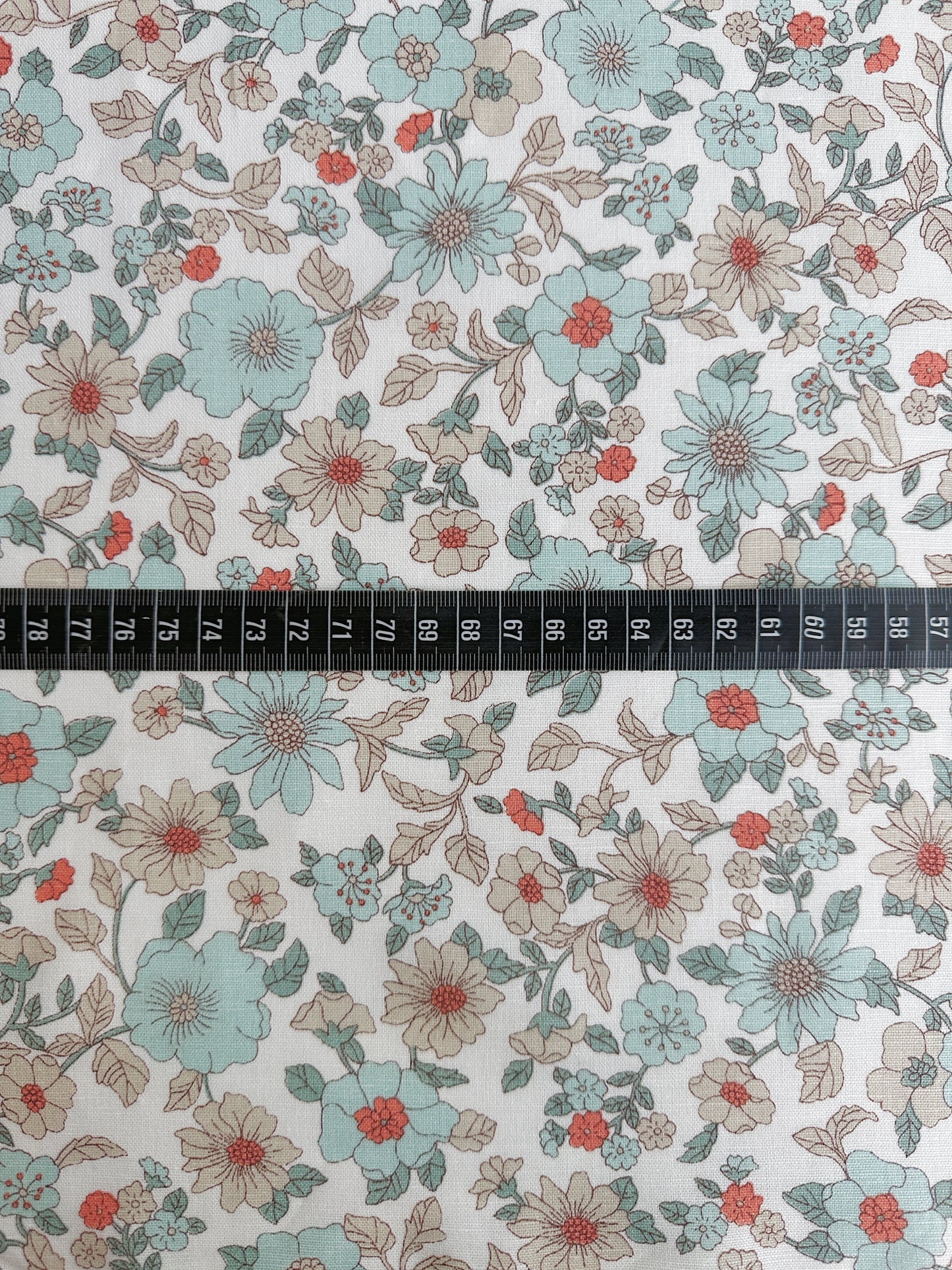 TELA ESTAMPADA DE 1,5 METROS DE ANCHO. 14,50 EUROS/ METRO.