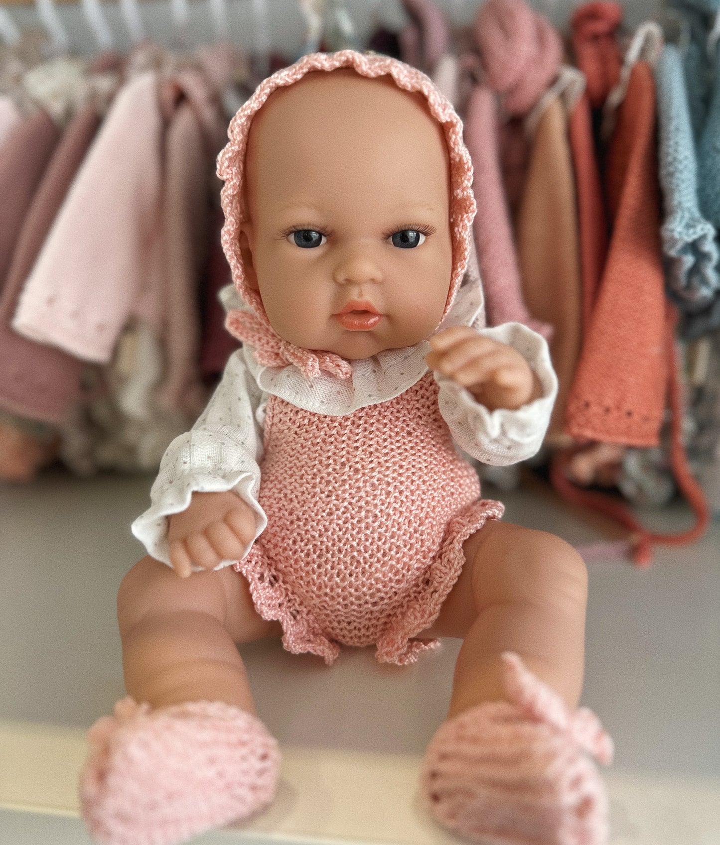 ROPA Y MUÑECO 33 CM