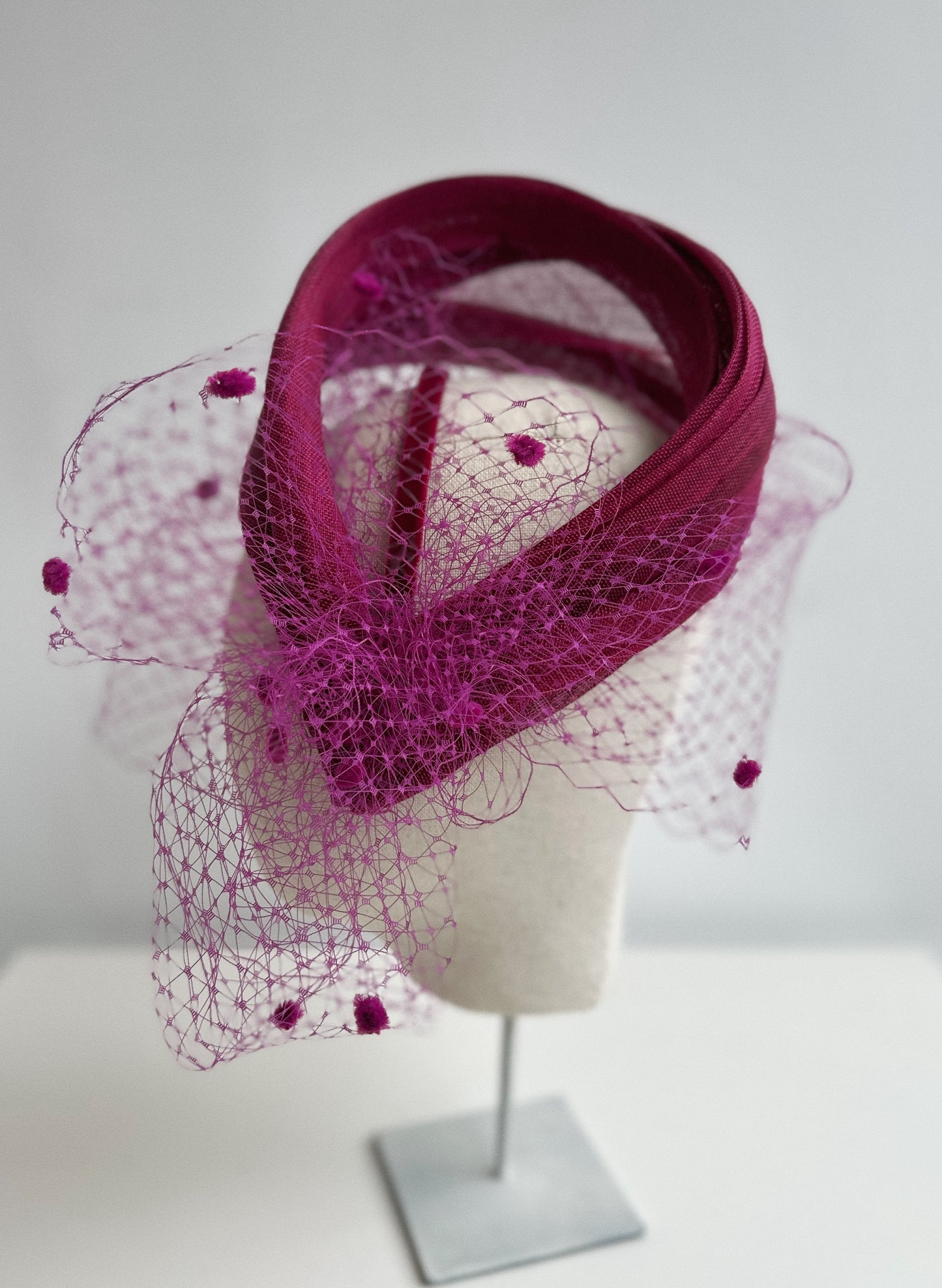 DIADEMA DE SIMANAY DE SEDA CON REDECILLA