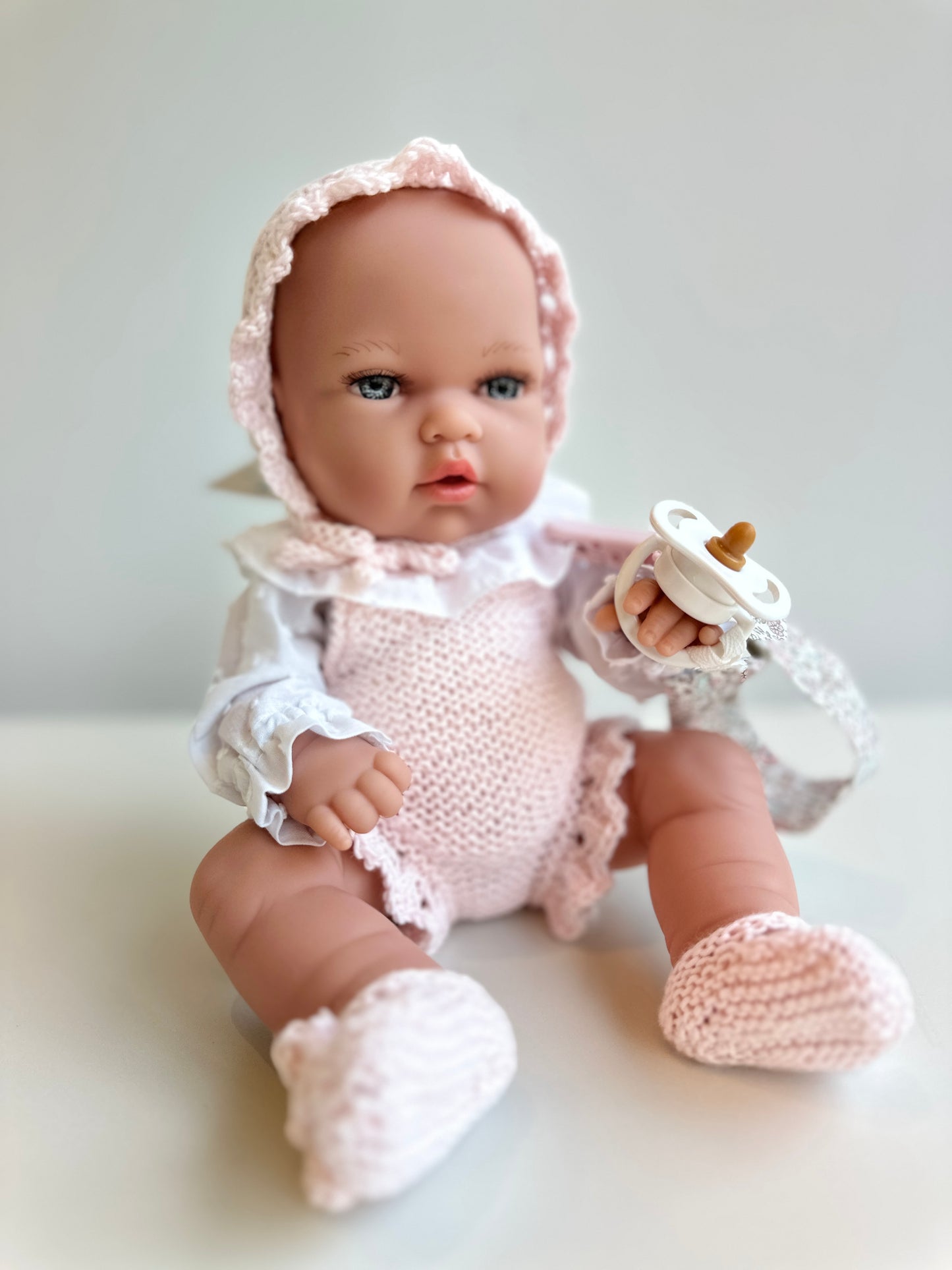 MUÑECA 33 CM con peto hecho a mano
