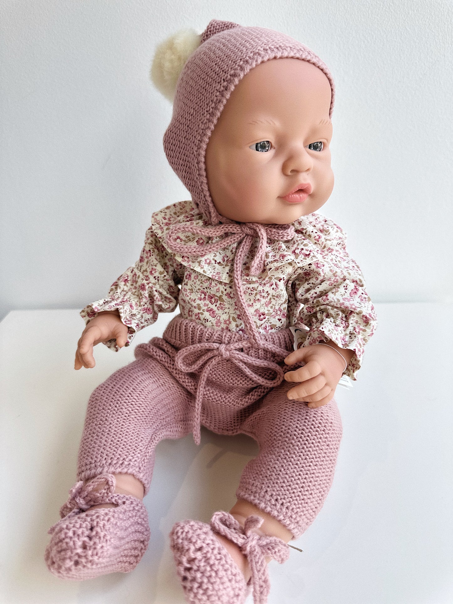 MUÑECO 42 CENTÍMETROS Y ROPA