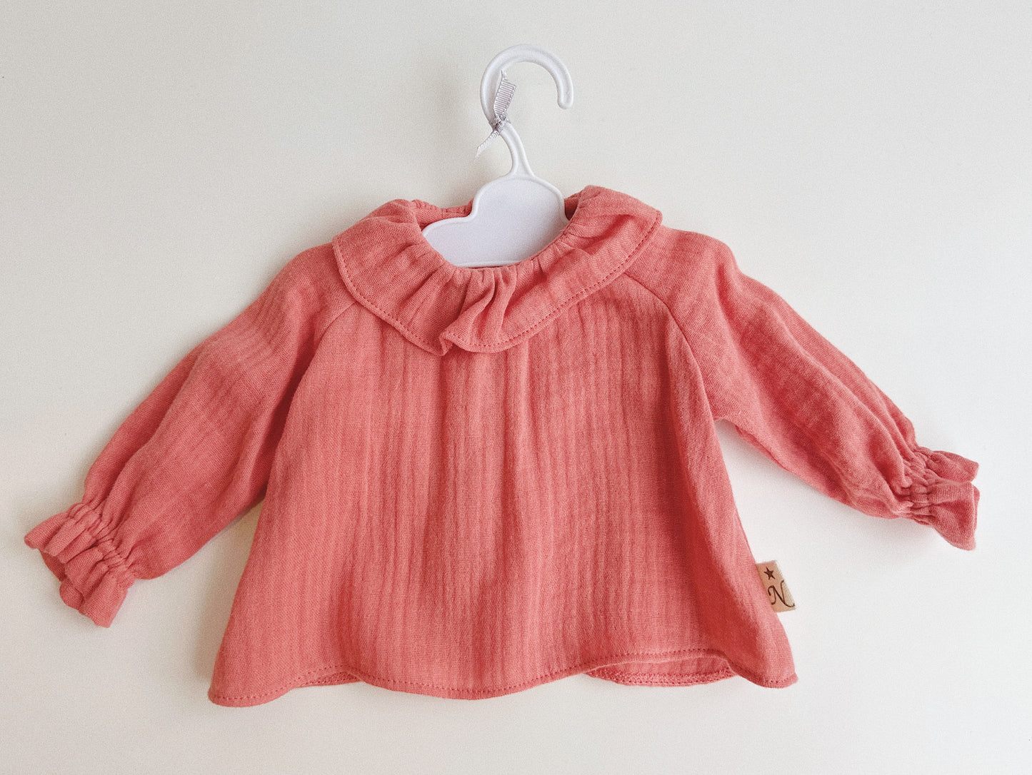 BLUSA MANGA LARGA Y CON CUELLO PARA REBORN DE 42 CM