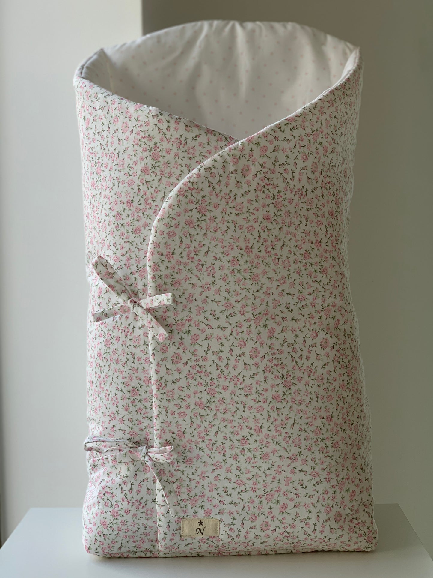 SAQUITO PARA MUÑECOS Y REBORNS MODELO LOLA ROSA