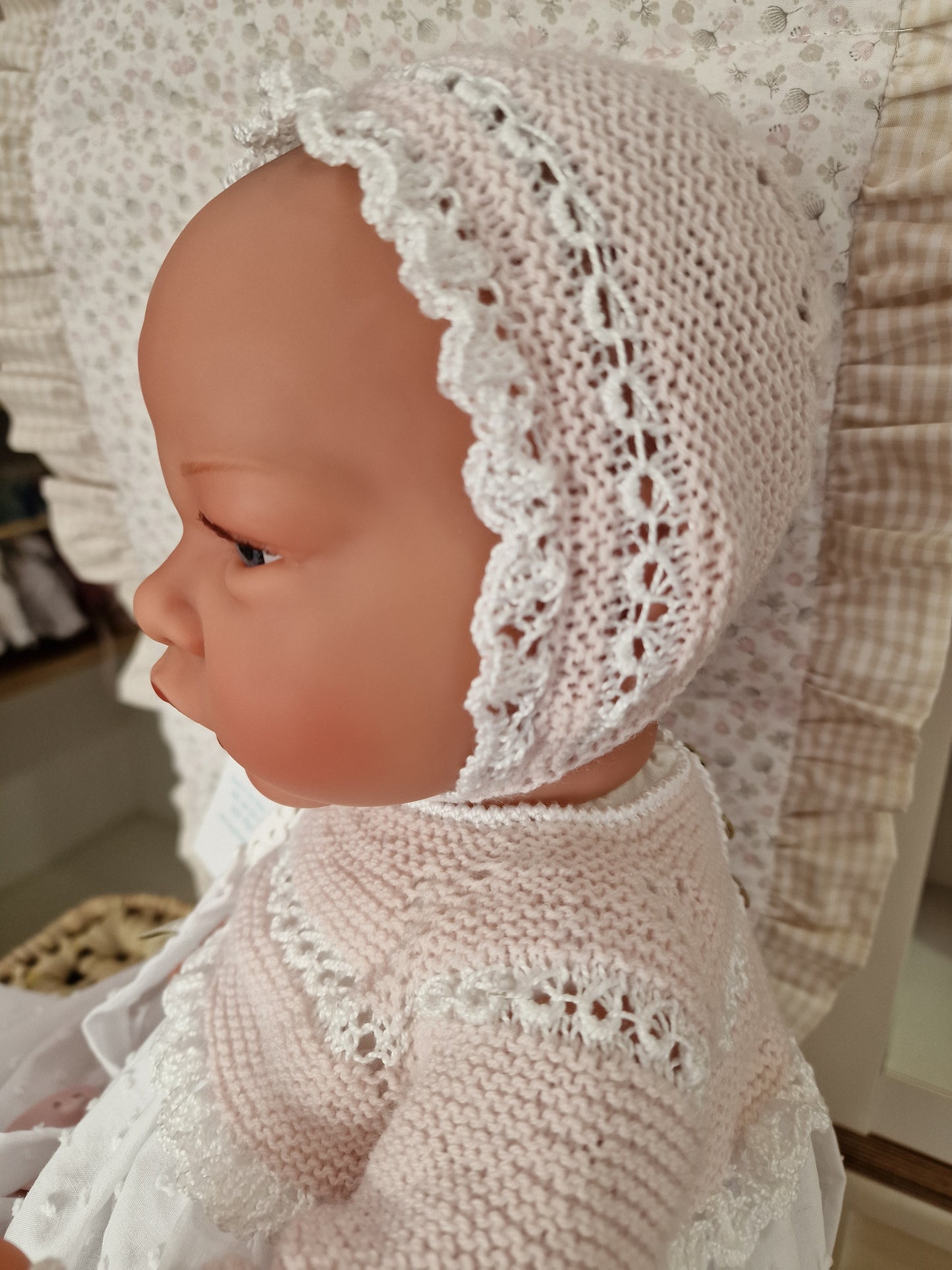 Muñeco 48 centímetros cuerpo blando con peso de Así vestido con faldón incluye culotte, chupete y chupetero