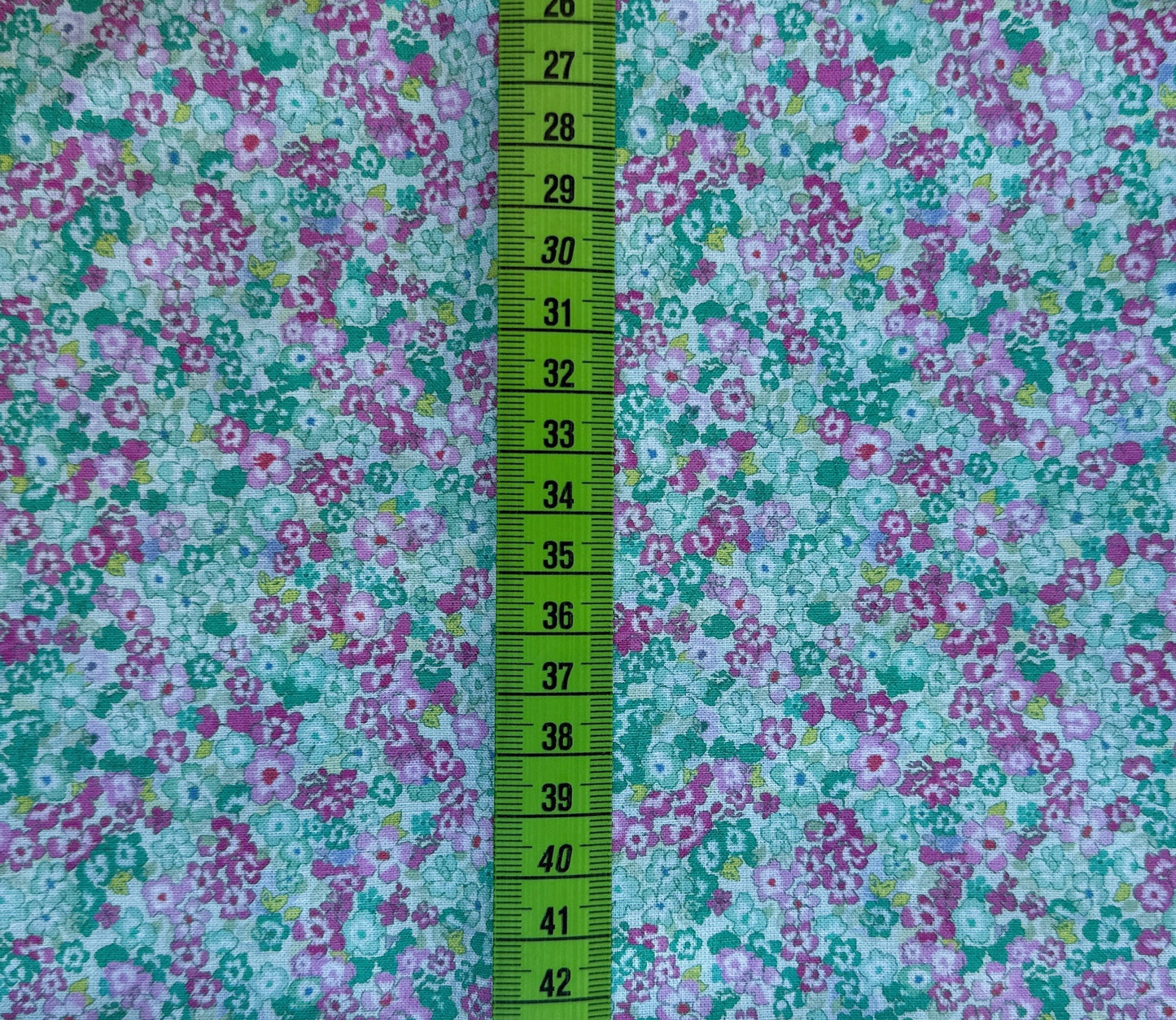 TELA INFANTIL ESTAMPADA DE 1,50 CENTÍMETROS DE ANCHO. 15,40 EUROS /METRO.