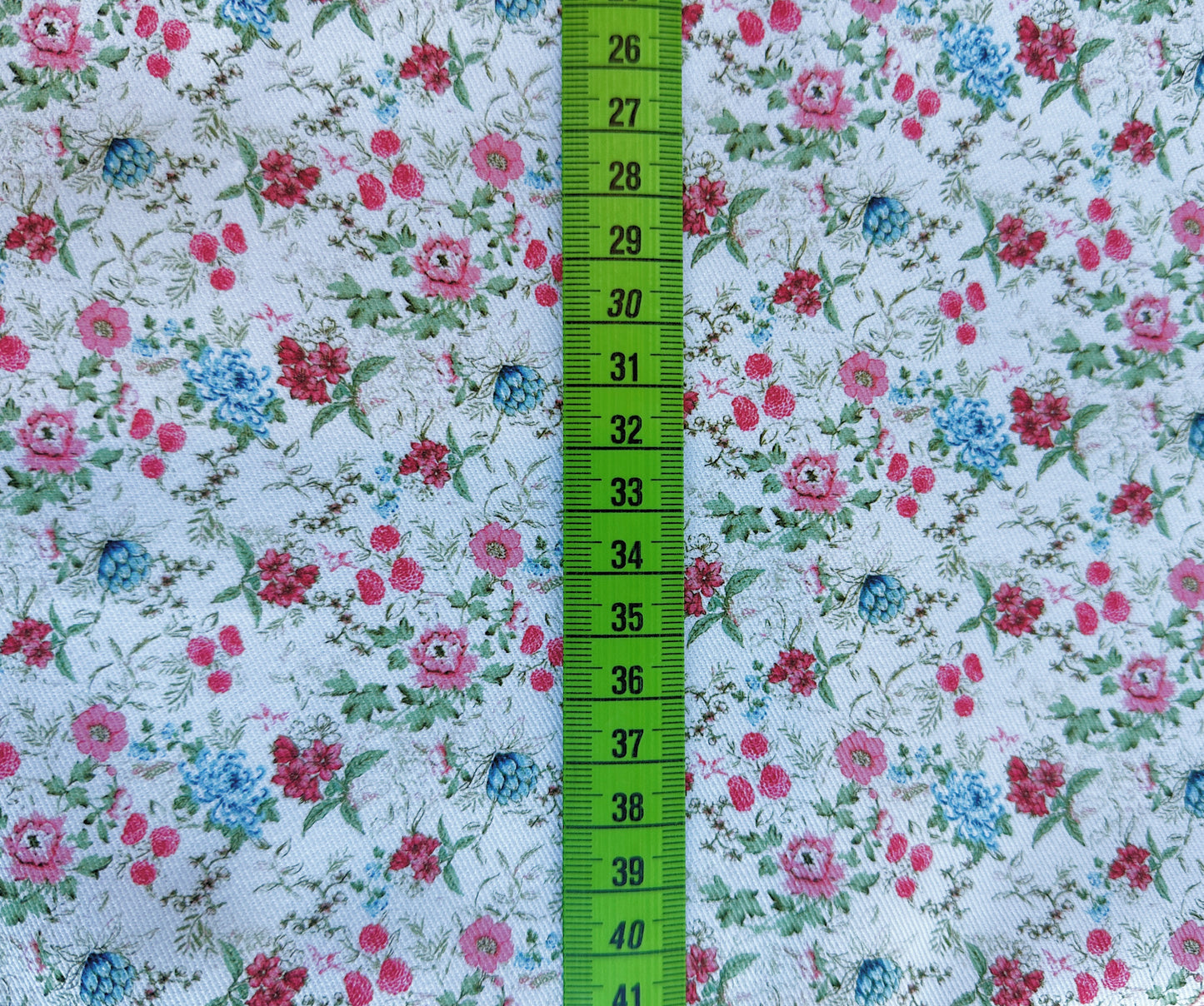 TELA INFANTIL ESTAMPADA DE 1,50 CENTÍMETROS DE ANCHO. 19 EUROS /METRO.