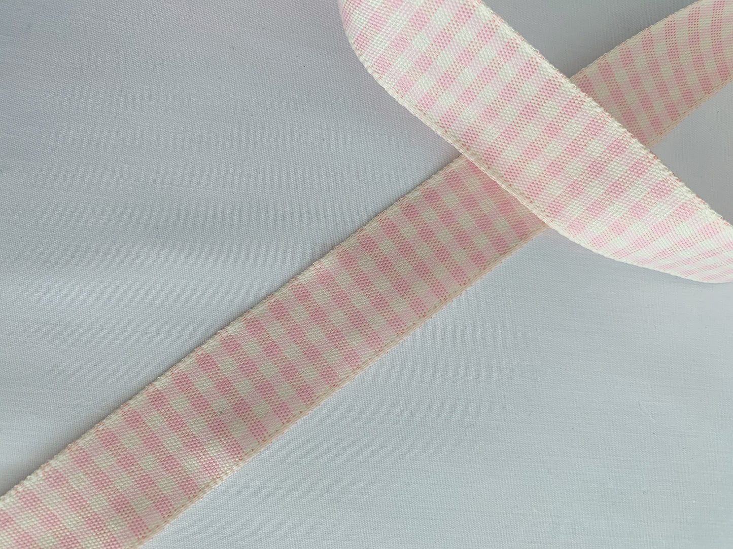 CINTA DE PELO ESTAMPADO DE CUADROS ROSA Y BLANCO ROTO 2,5 CENTÍMETROS DE ANCHO