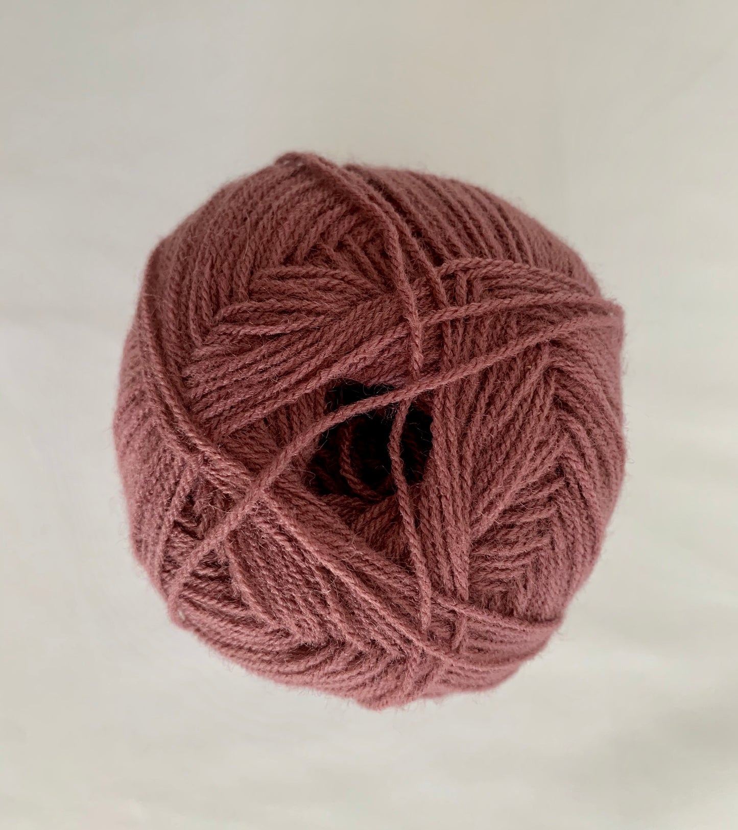 Lana Suavel de la marca Schachenmayrs de 50 gramos para agujas de 2,5mm Color 06105