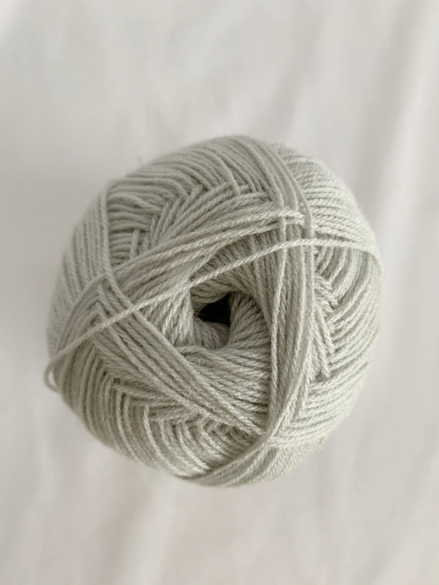 LANAS STOP NIDO 50 GRAMOS 100% ACRÍLICO COLOR 531