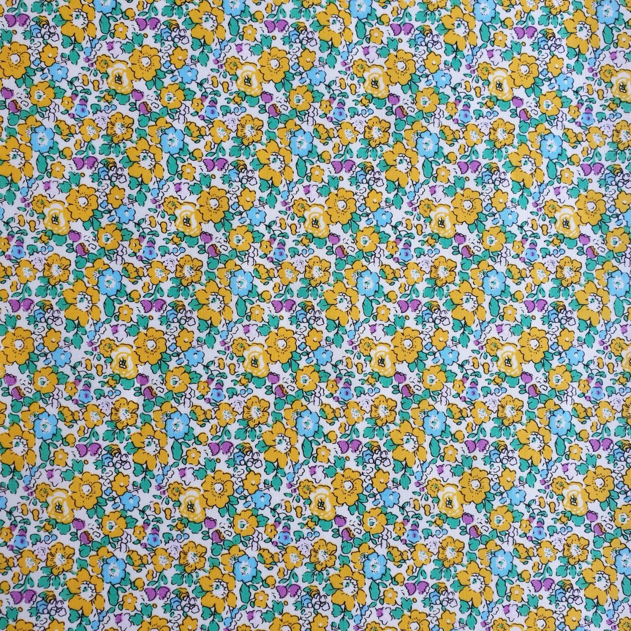 TELA ESTAMPADA DE 1,5 METROS DE ANCHO. 10 EUROS/ METRO.