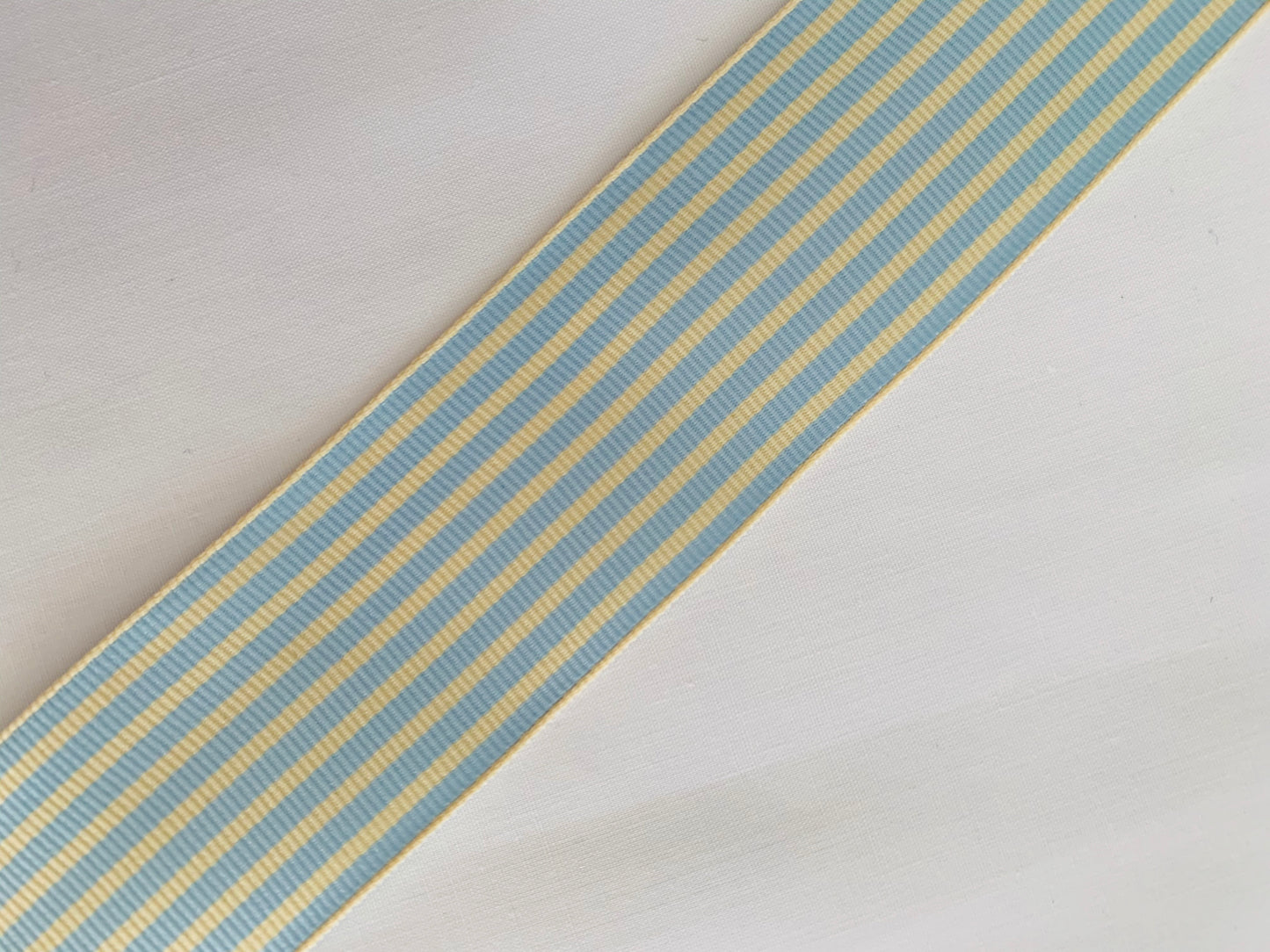 CINTA DE PELO ESTAMPADO DE RAYAS AZUL CLARO Y BEIGE 2,8 CENTÍMETROS DE ANCHO