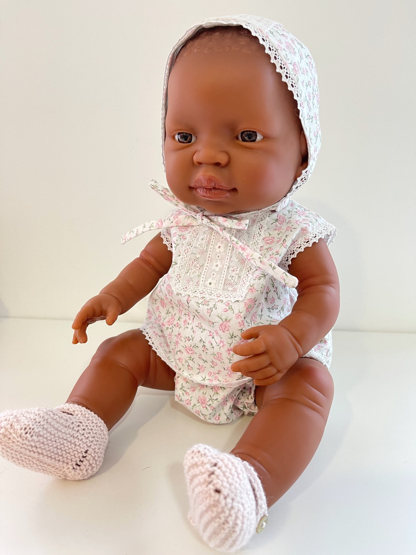 MUÑECA 42 CENTÍMETROS Y ROPA
