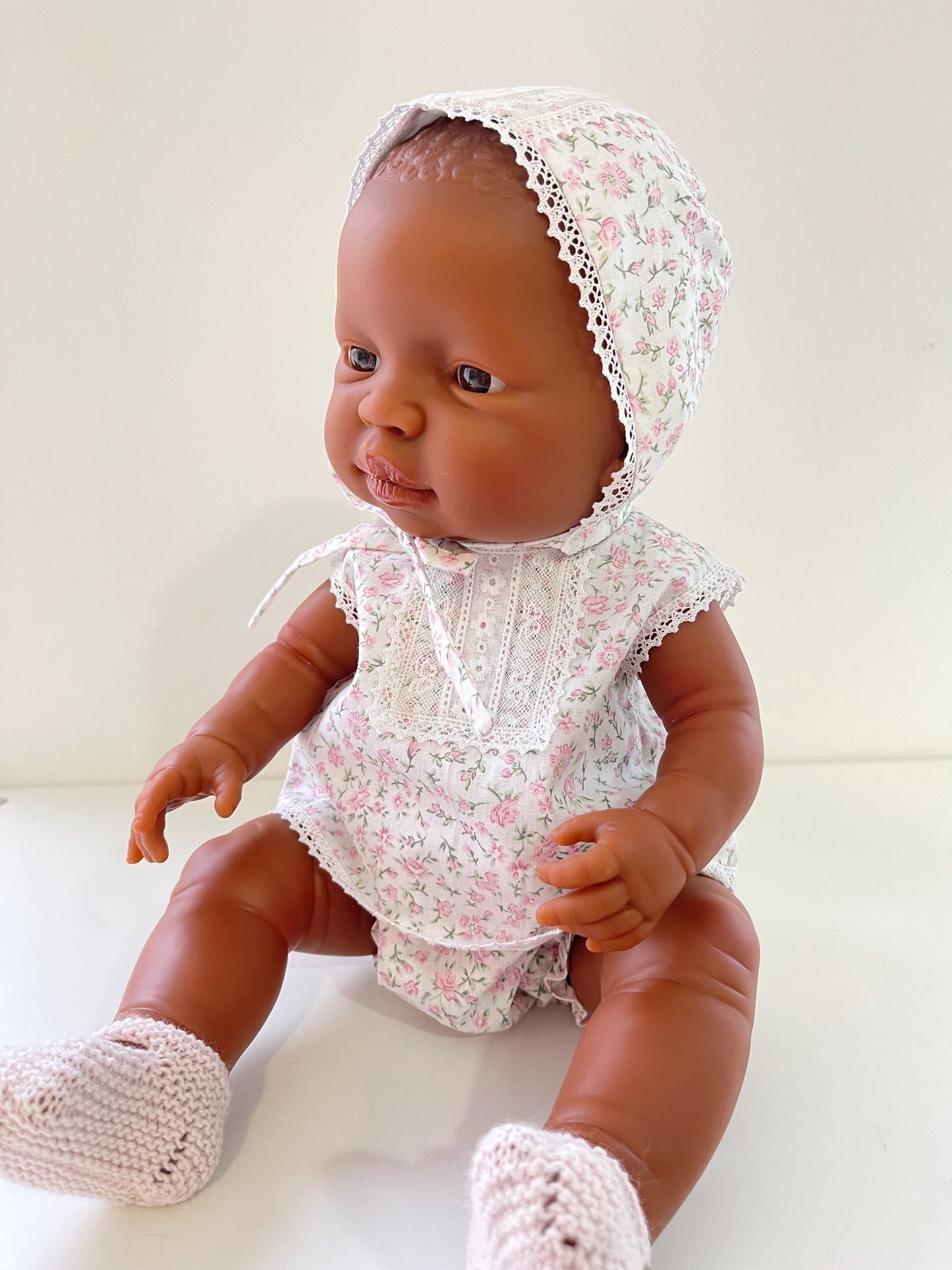 MUÑECA 42 CENTÍMETROS Y ROPA