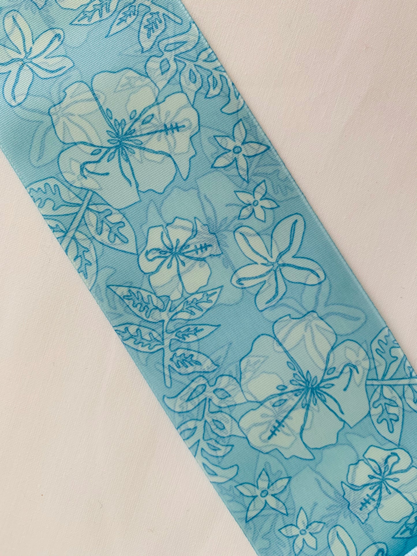 CINTA DE PELO ESTAMPADO DE FLORES AZUL DE 5 CENTÍMETROS DE ANCHO