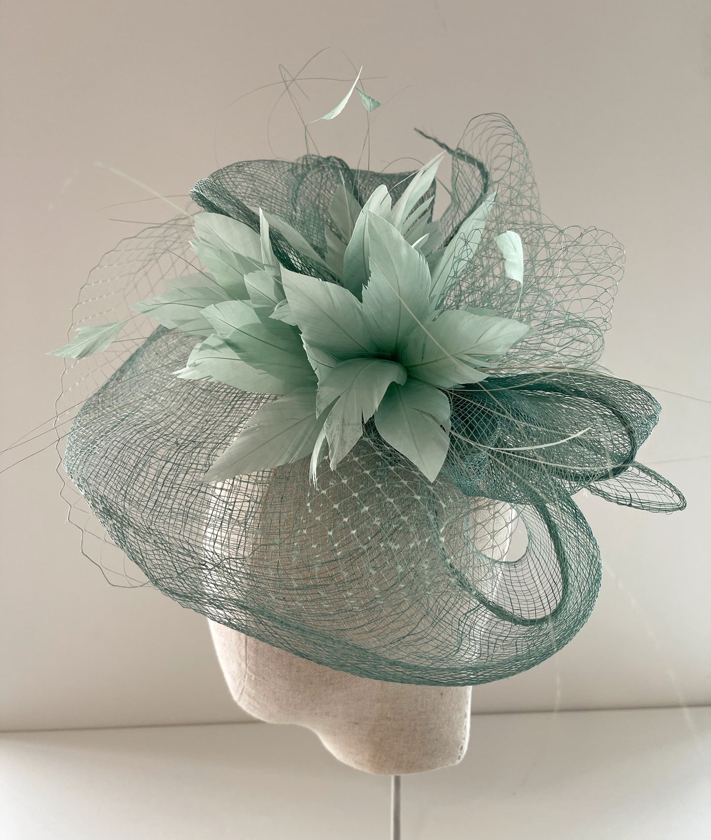 TOCADO IDEAL PARA MADRINA DE BODA