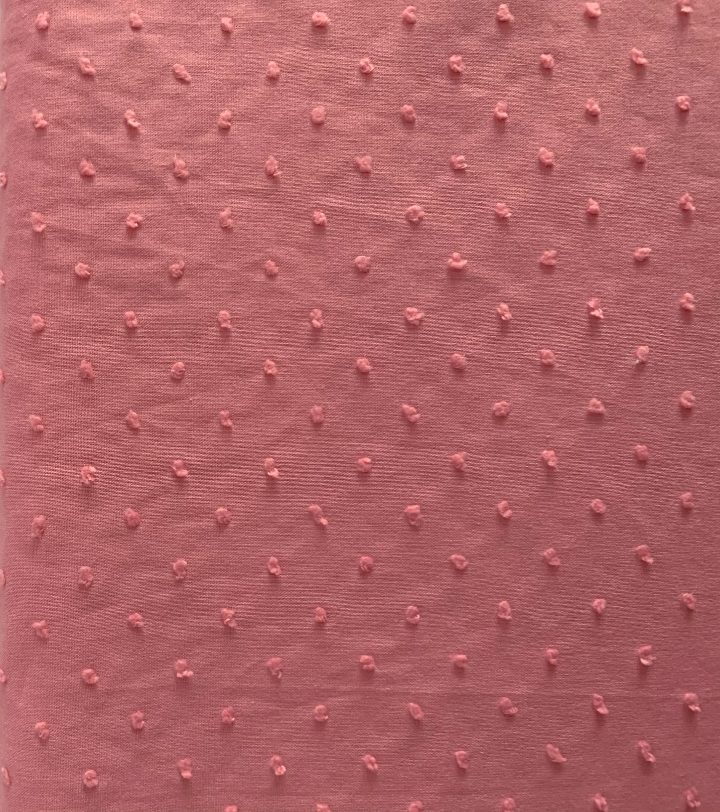 TELA CON TEXTURA DE 1,5 METROS DE ANCHO. 19,50 EUROS/ METRO.