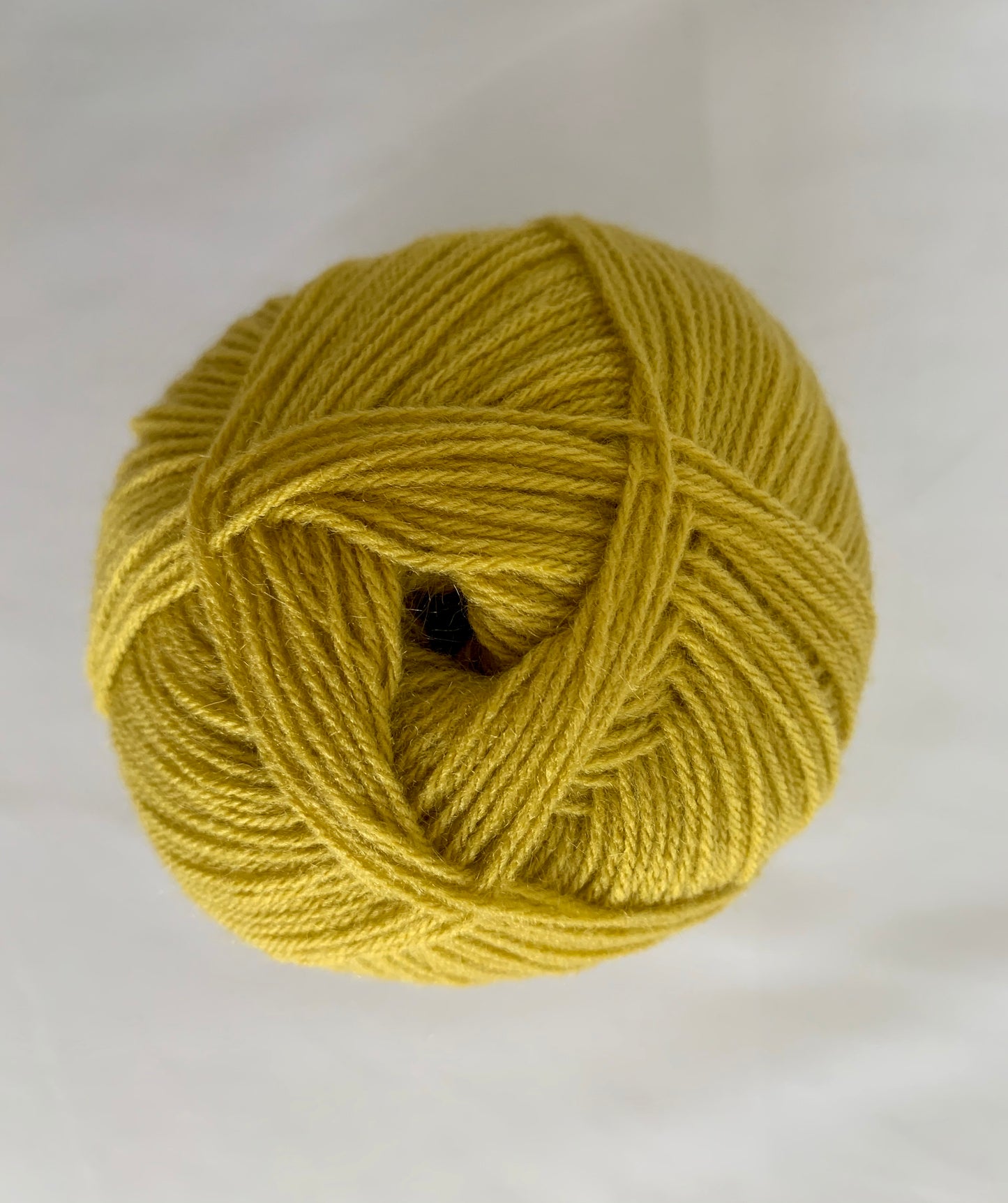 LANAS STOP NIDO 50 GRAMOS 100% ACRÍLICO COLOR 535