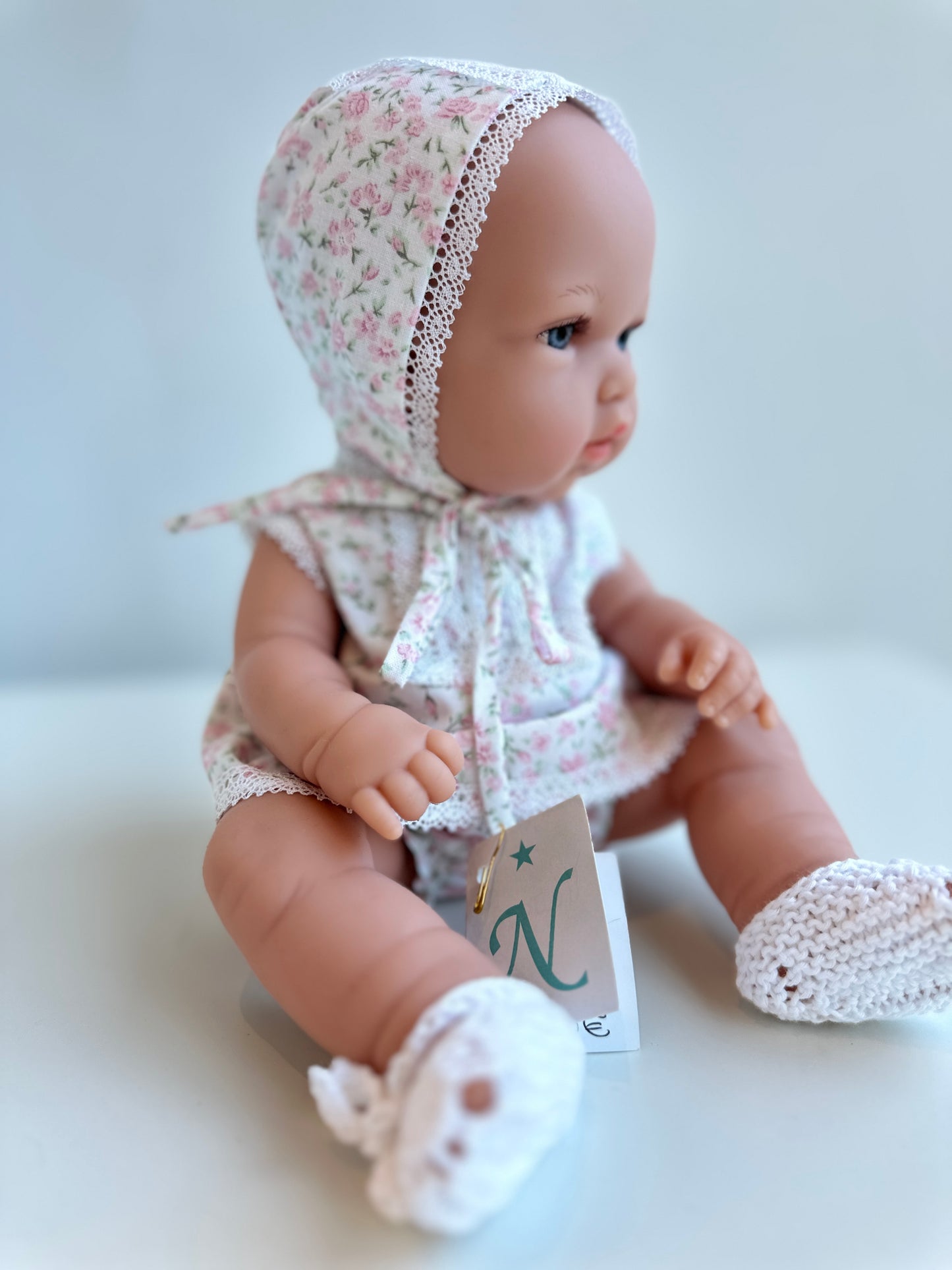 MUÑECO 33 CM LOLA