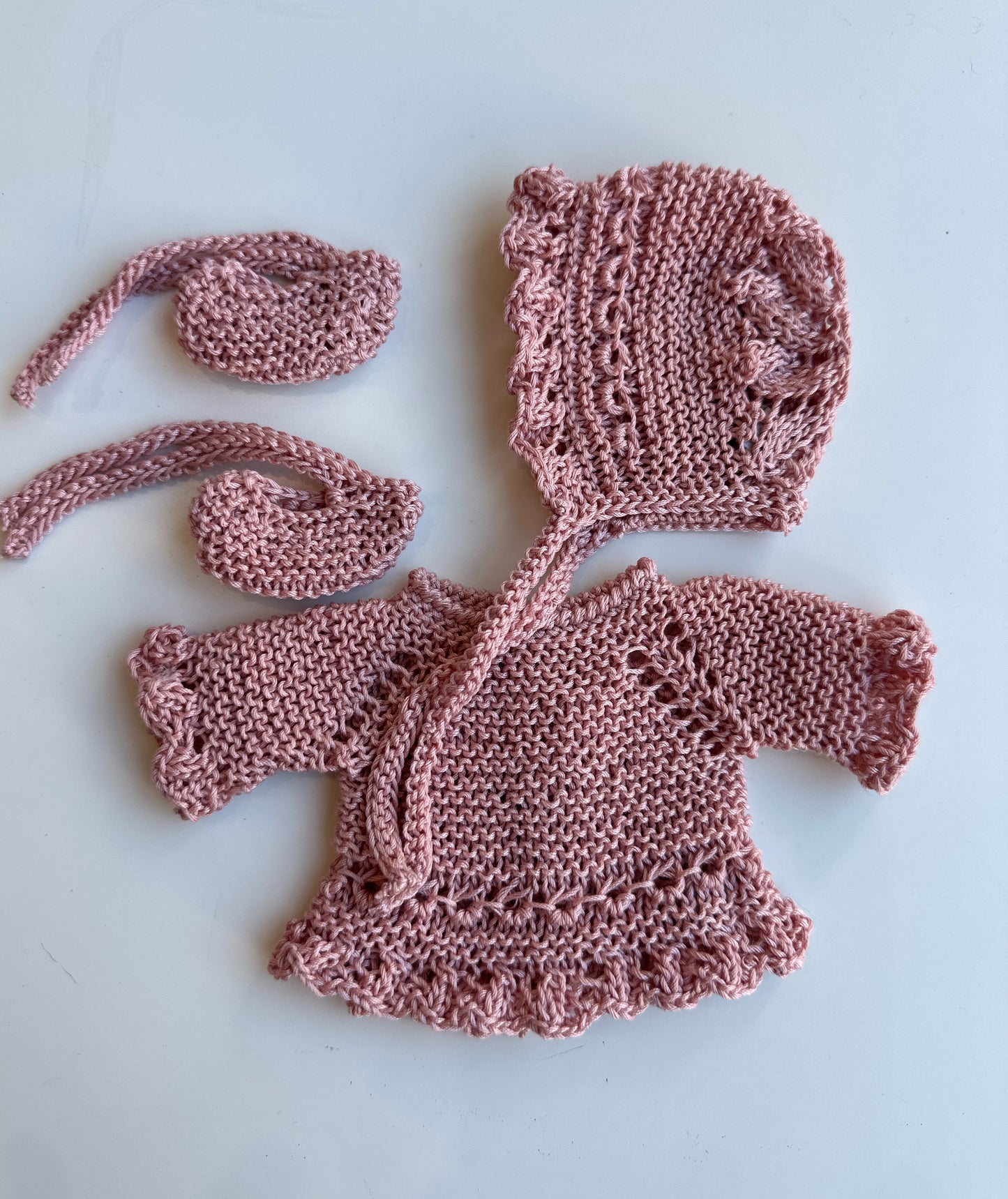 Conjunto jersey con capota y patucos perle rosa pi para muñeco de 21cm
