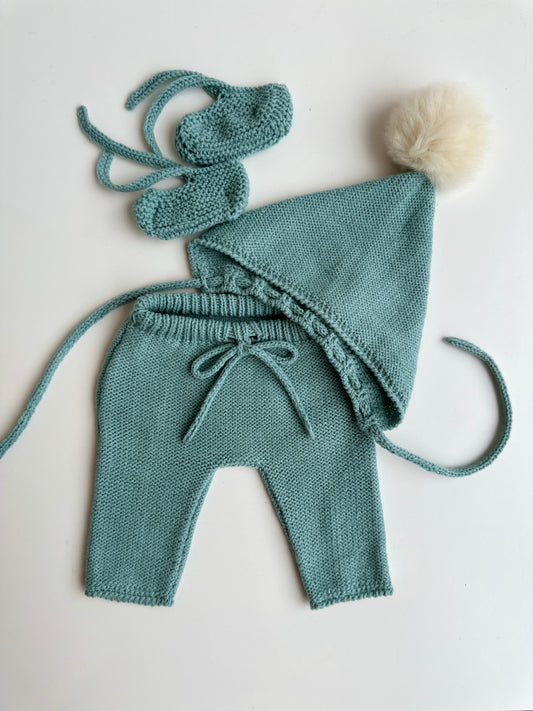 Conjuntos polaina, capota pompón y patucos granate 36cm