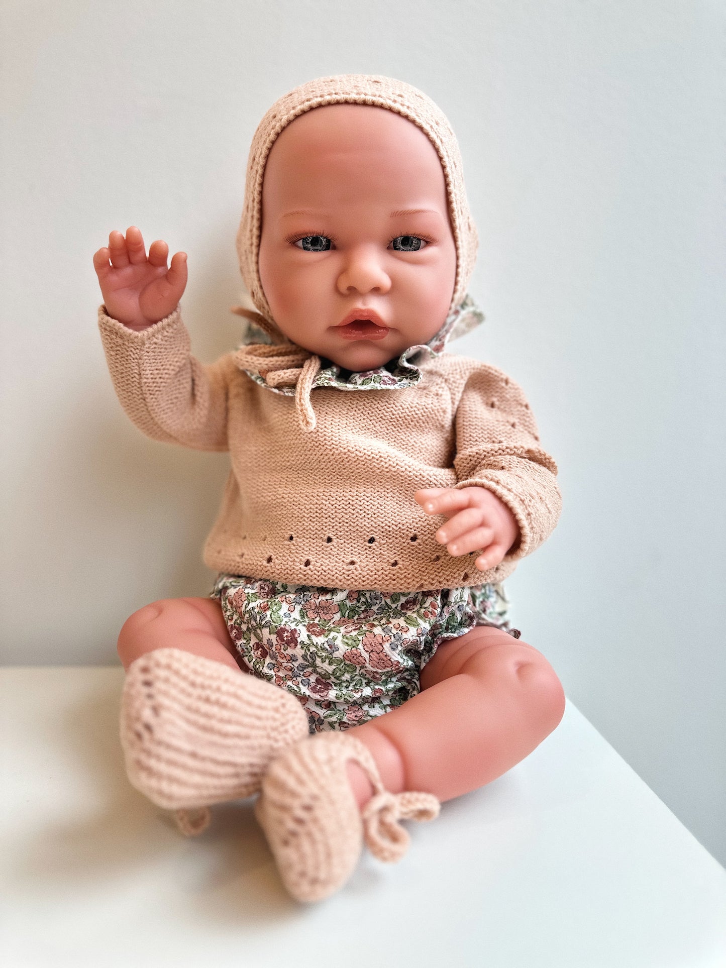 Muñeco 48 centímetros cuerpo blando con peso de Así , con chupete y chupetero