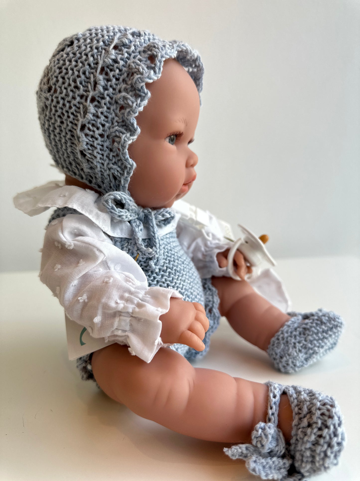MUÑECO 33 CM con peto hecho a mano