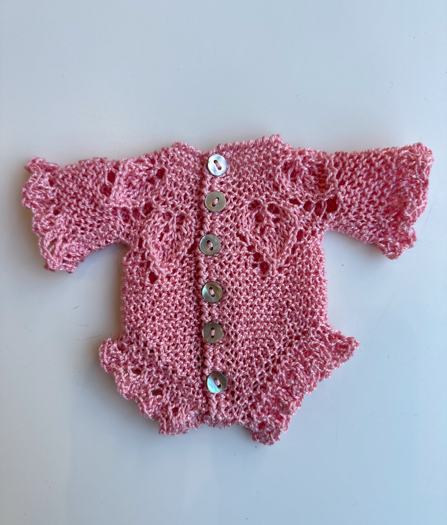 Conjunto body capota y patucos punto Perle hecho a mano