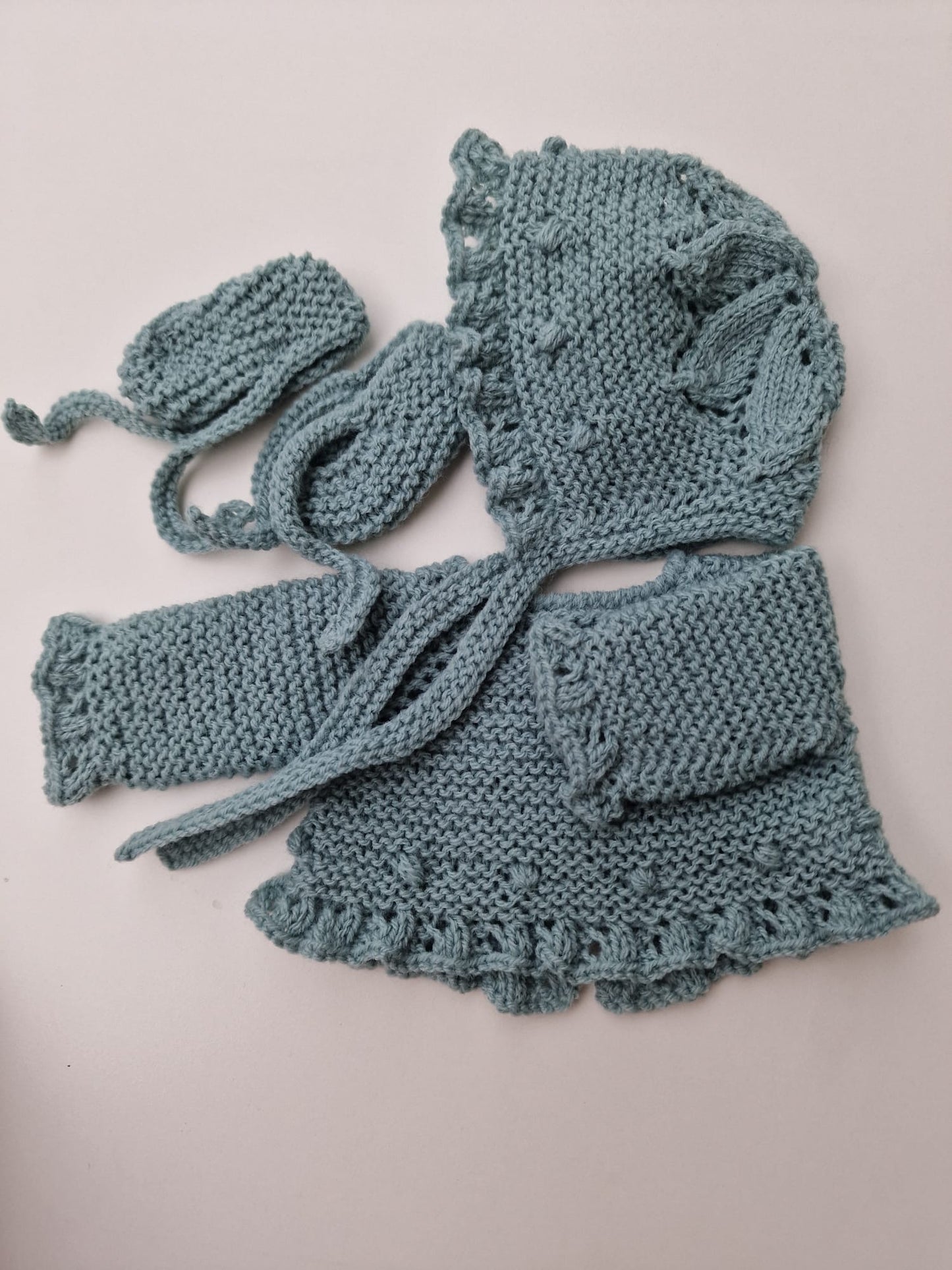 Conjunto jersey, capota y patucos para muñecos de 33cm