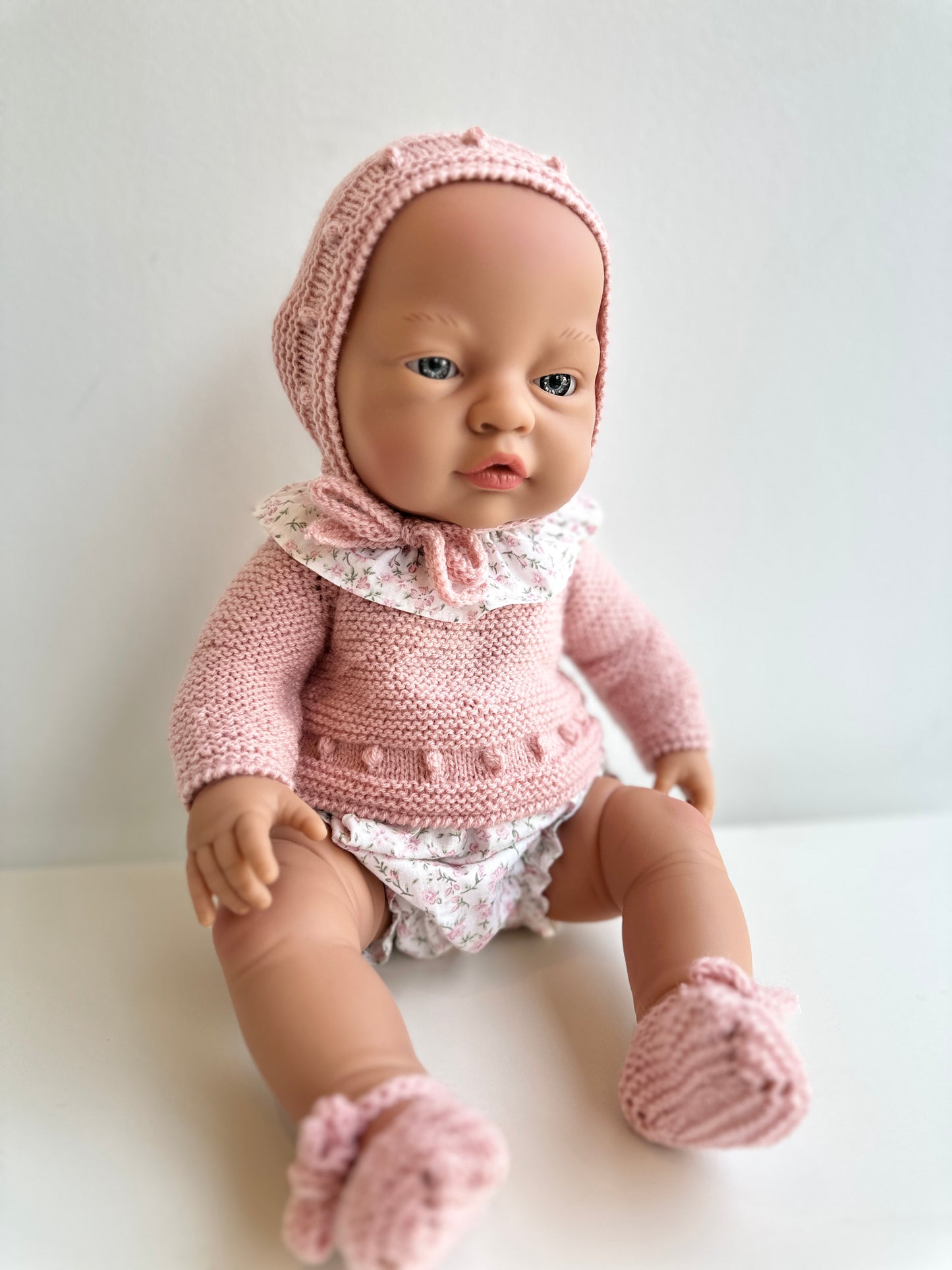 MUÑECO 42 CENTÍMETROS Y ROPA