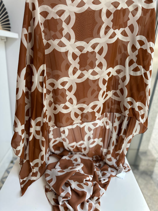 Capa estampada marrón