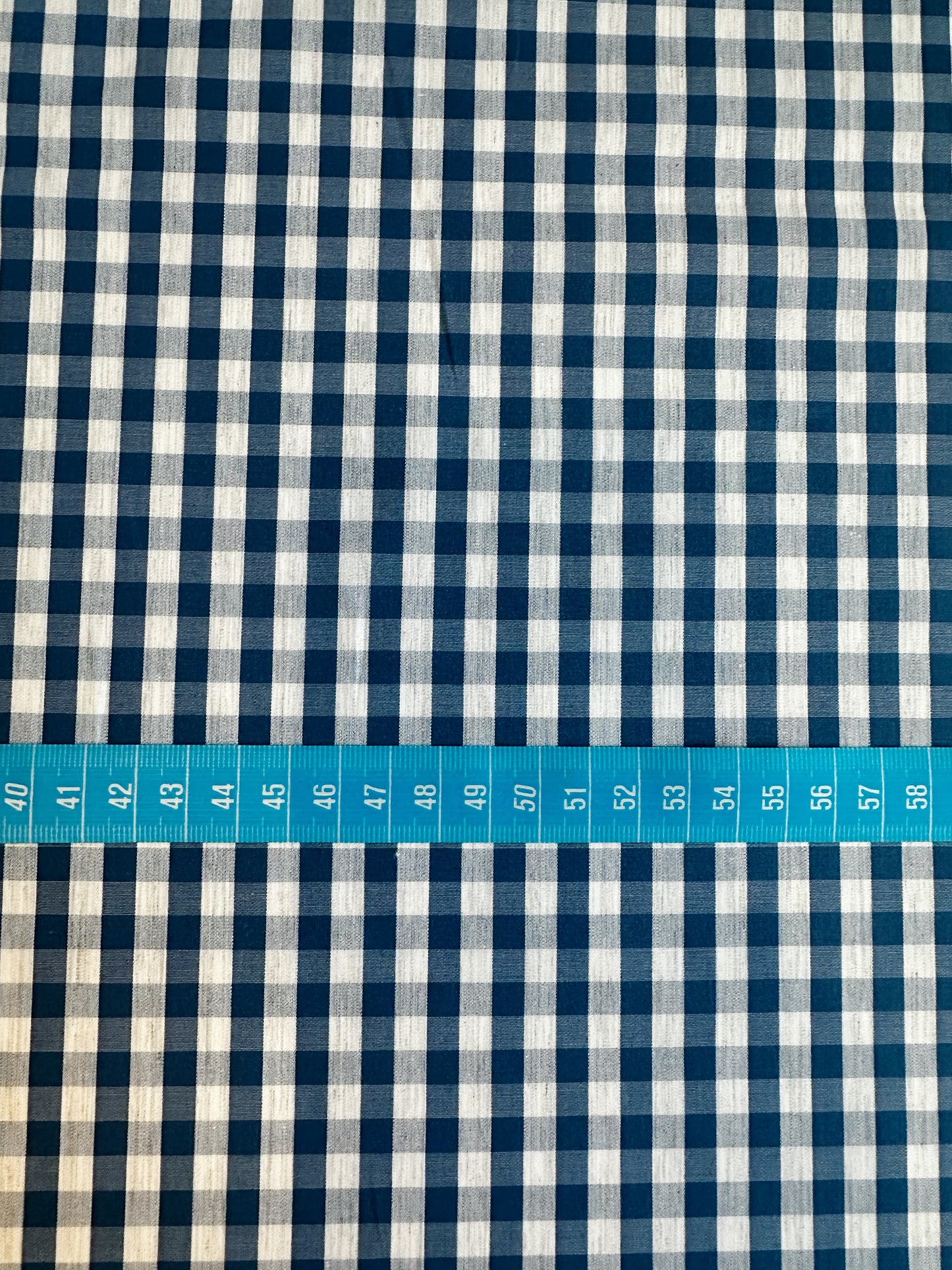 TELA ESTAMPADA DE 1,5 METROS DE ANCHO. 10 EUROS/ METRO. VOILE