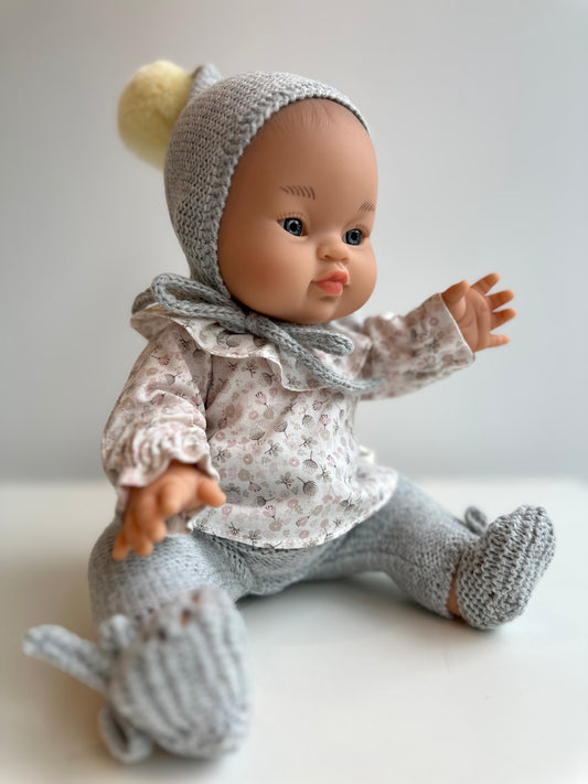 GORDI Paola Reina 34cm con Polaina gris