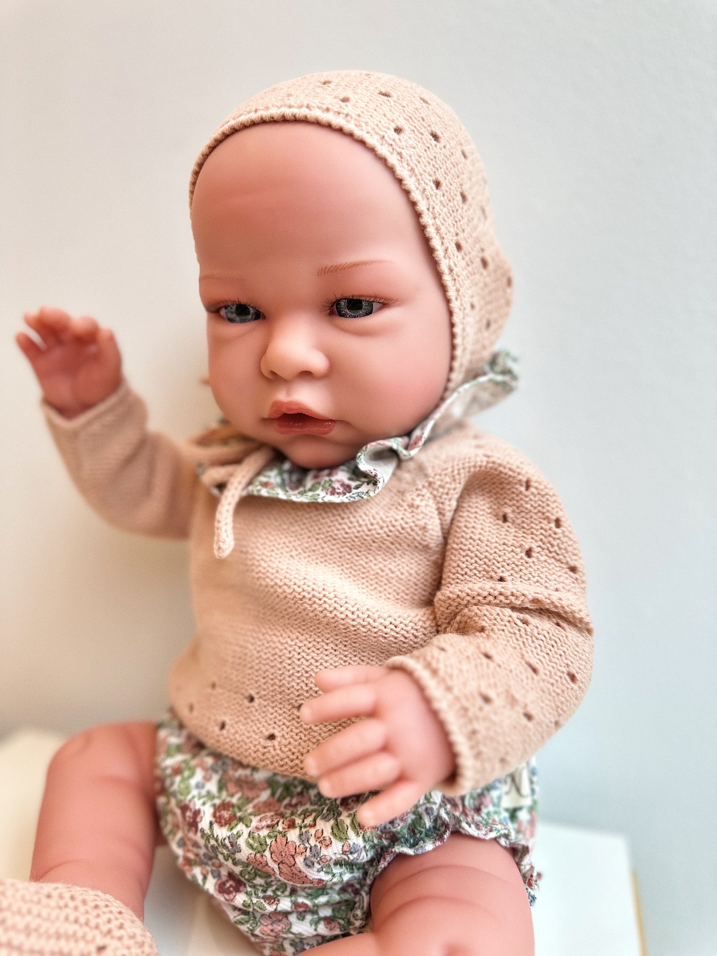 Muñeco 48 centímetros cuerpo blando con peso de Así , con chupete y chupetero