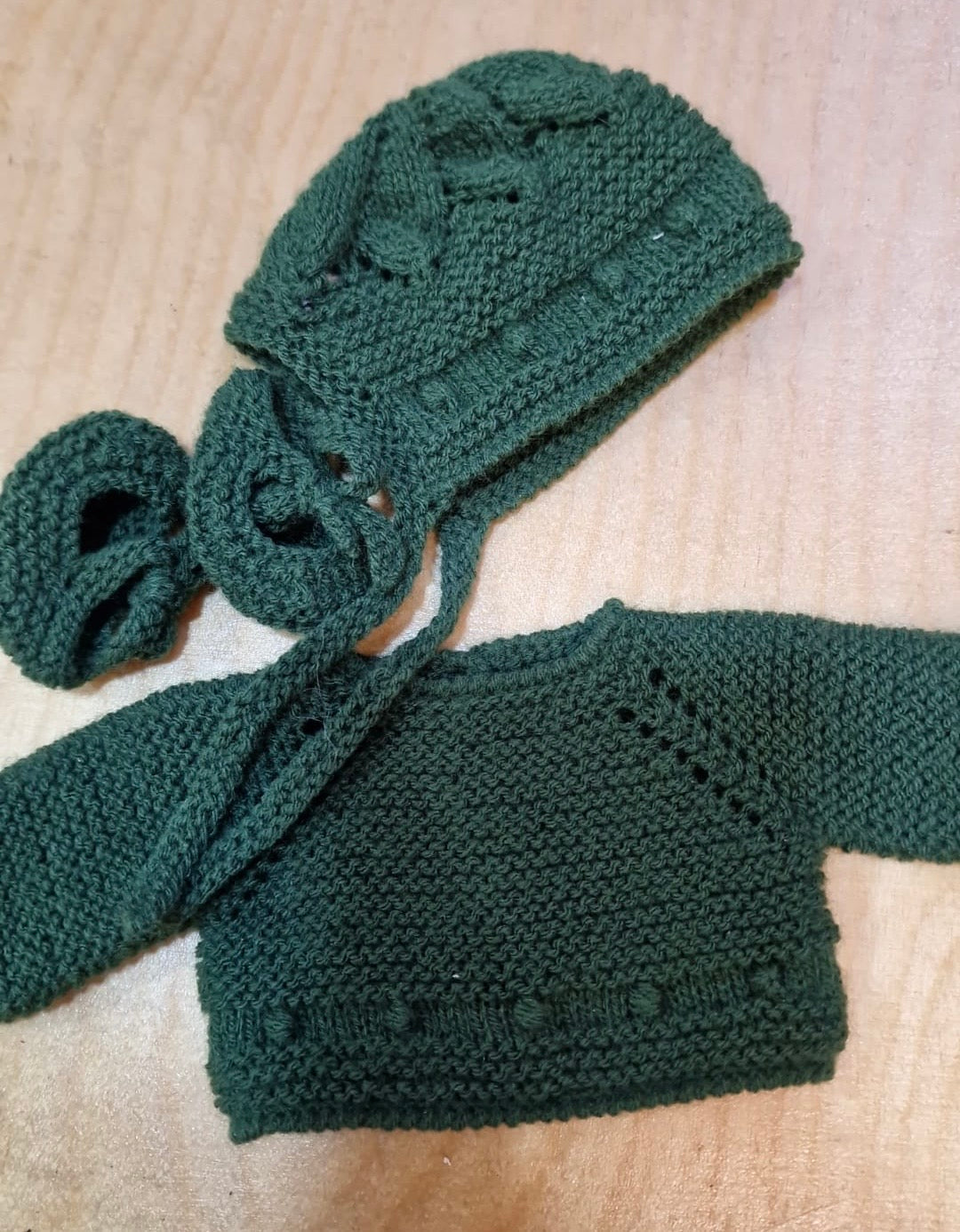 Conjunto jersey, capota y patucos para muñecos de 33cm