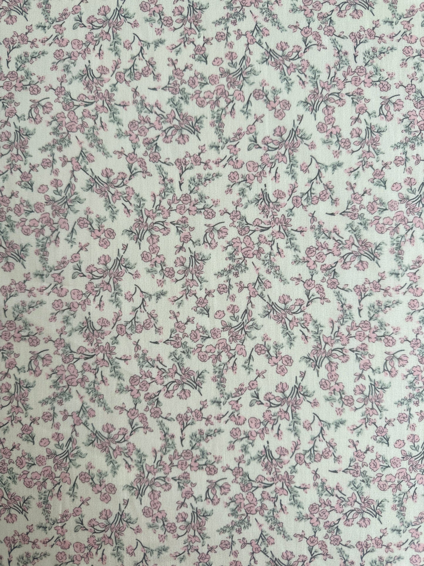 TELA ESTAMPADA DE 1,5 METROS DE ANCHO. 10 EUROS/ METRO.